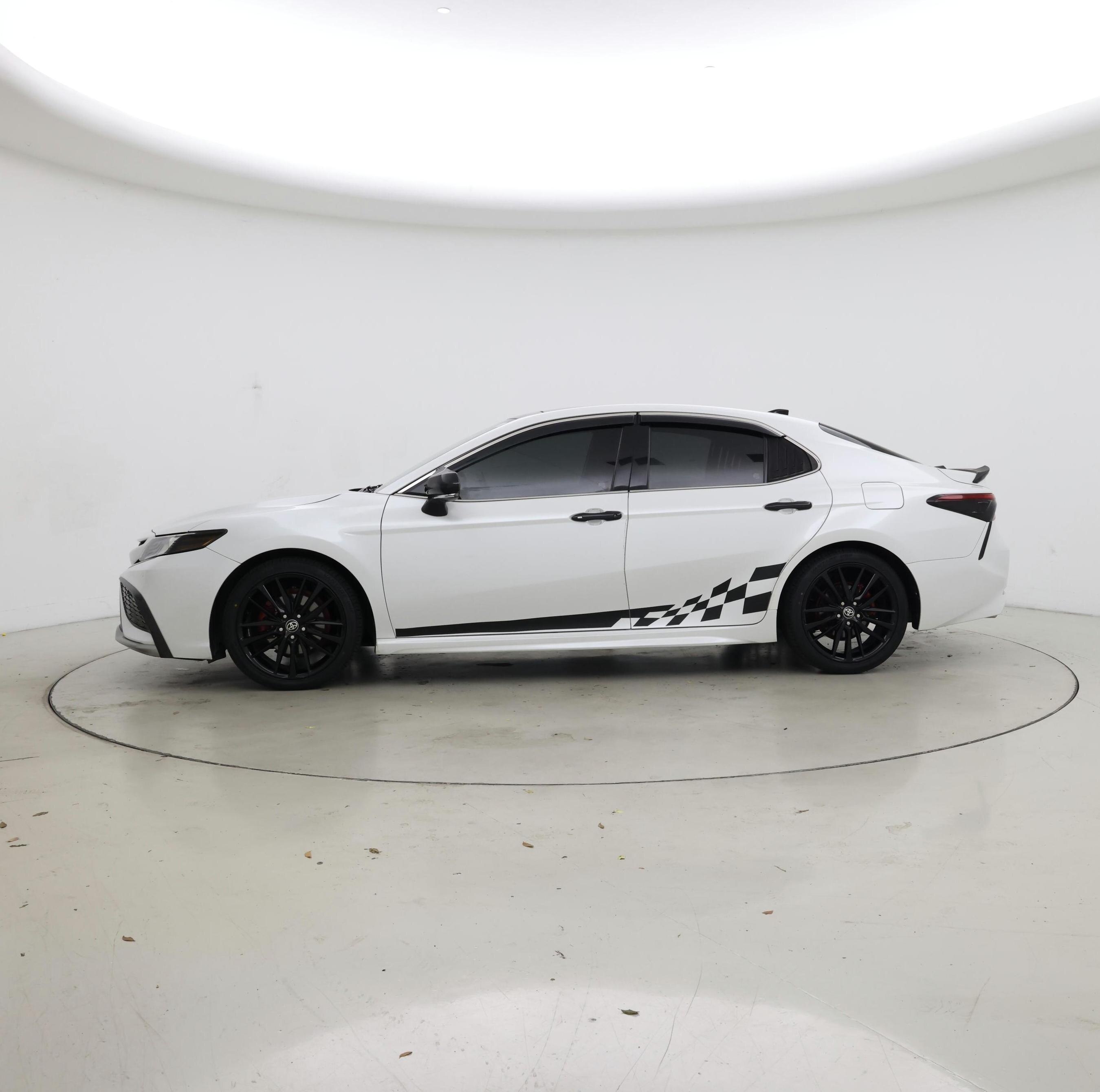 Thumbnail: 2022 Toyota Camry - 3