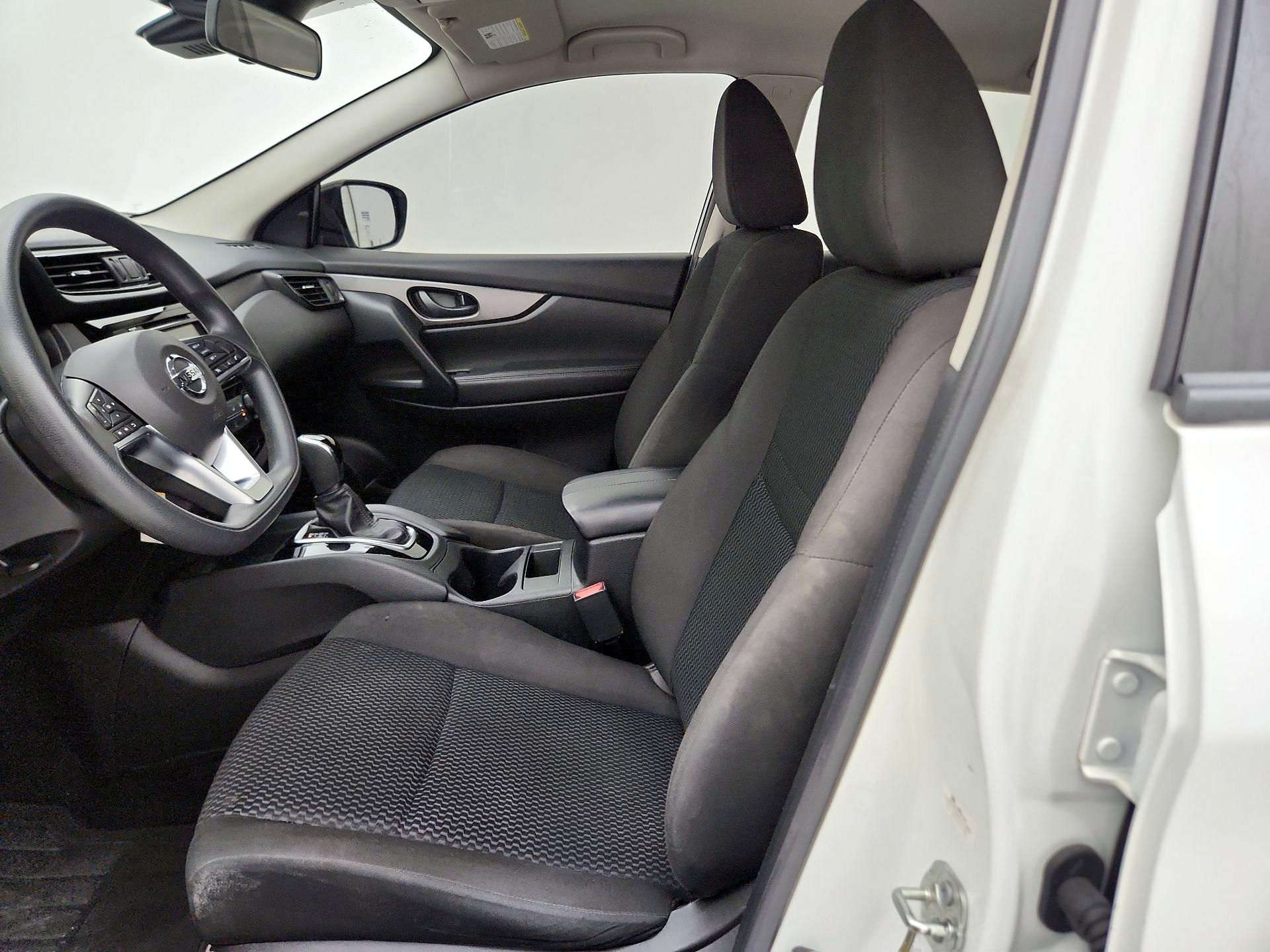 Thumbnail: 2020 Nissan Rogue Sport - 11