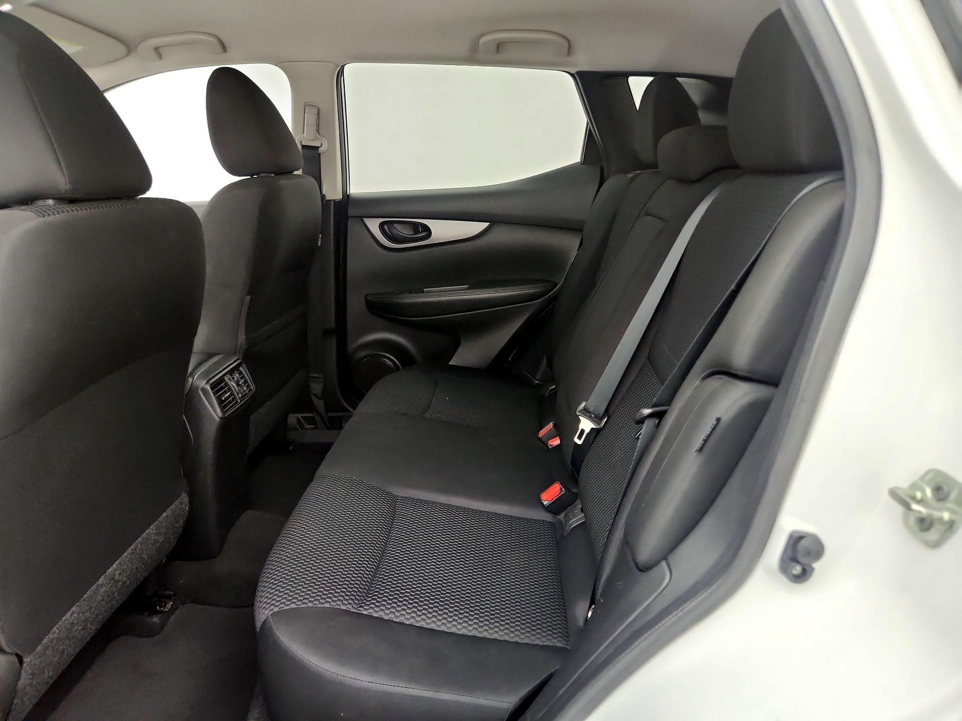 Thumbnail: 2020 Nissan Rogue Sport - 19