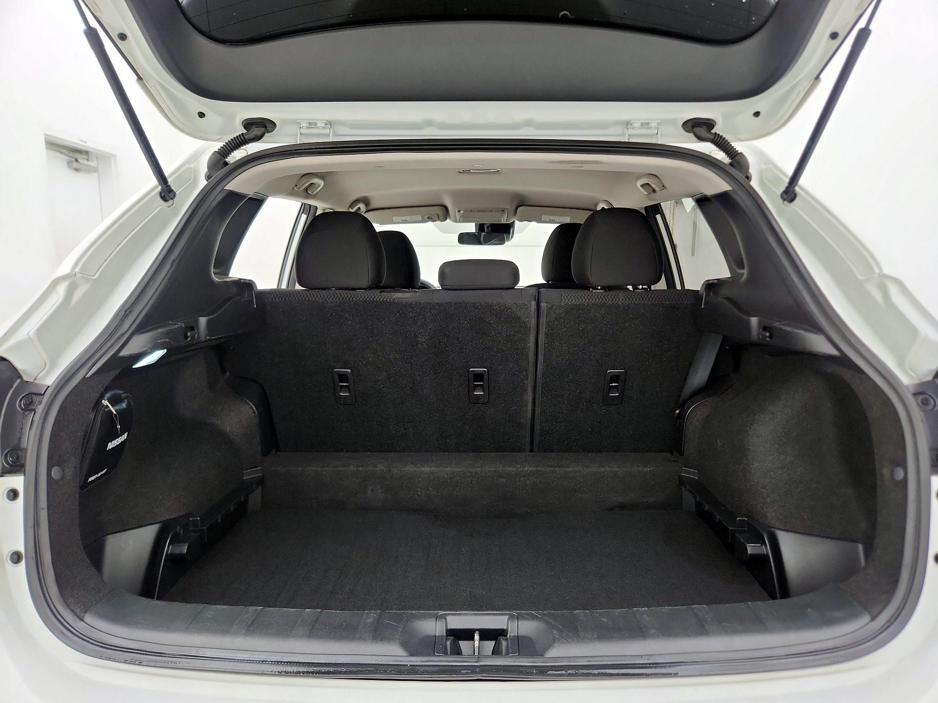 Thumbnail: 2020 Nissan Rogue Sport - 20