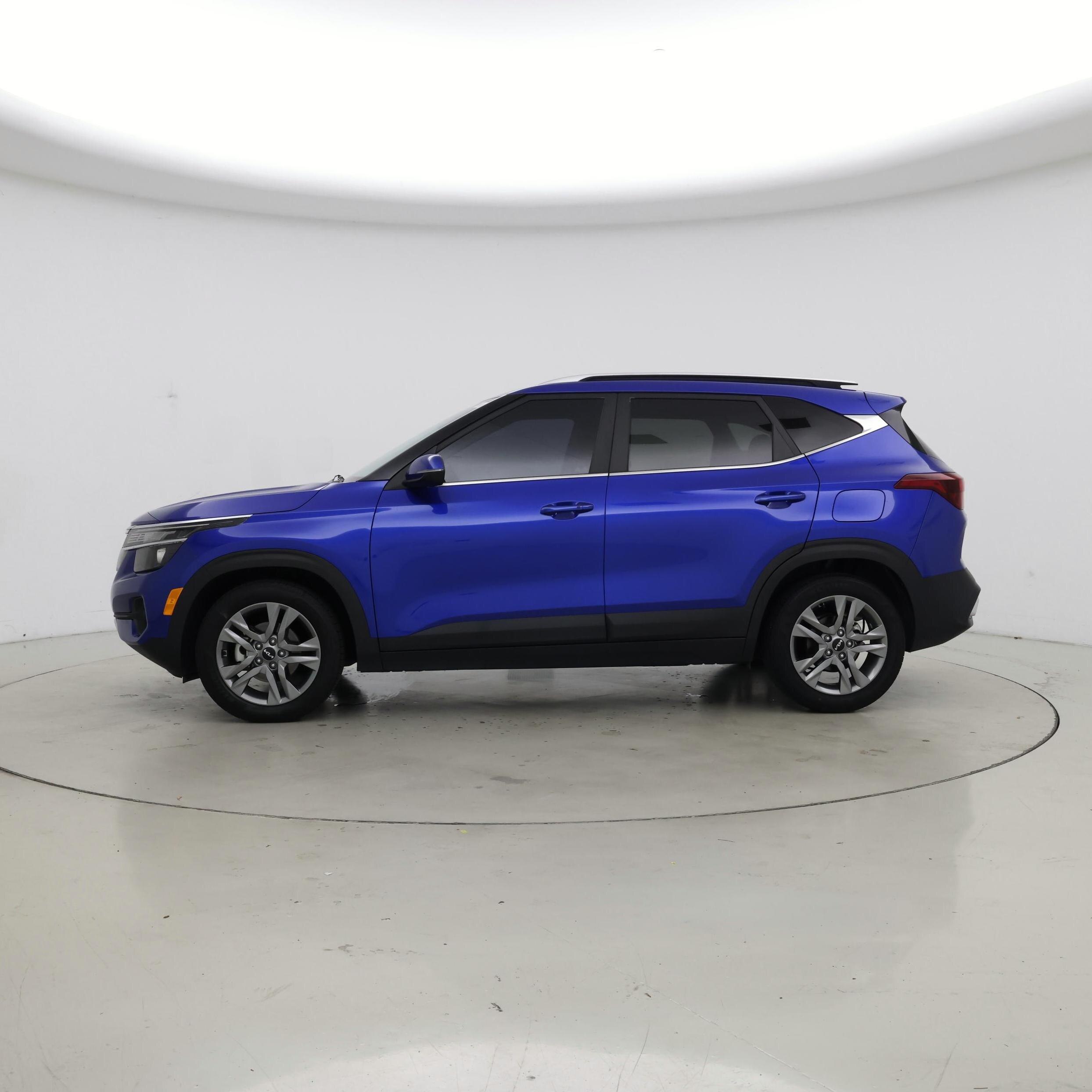 Thumbnail: 2023 Kia Seltos - 3