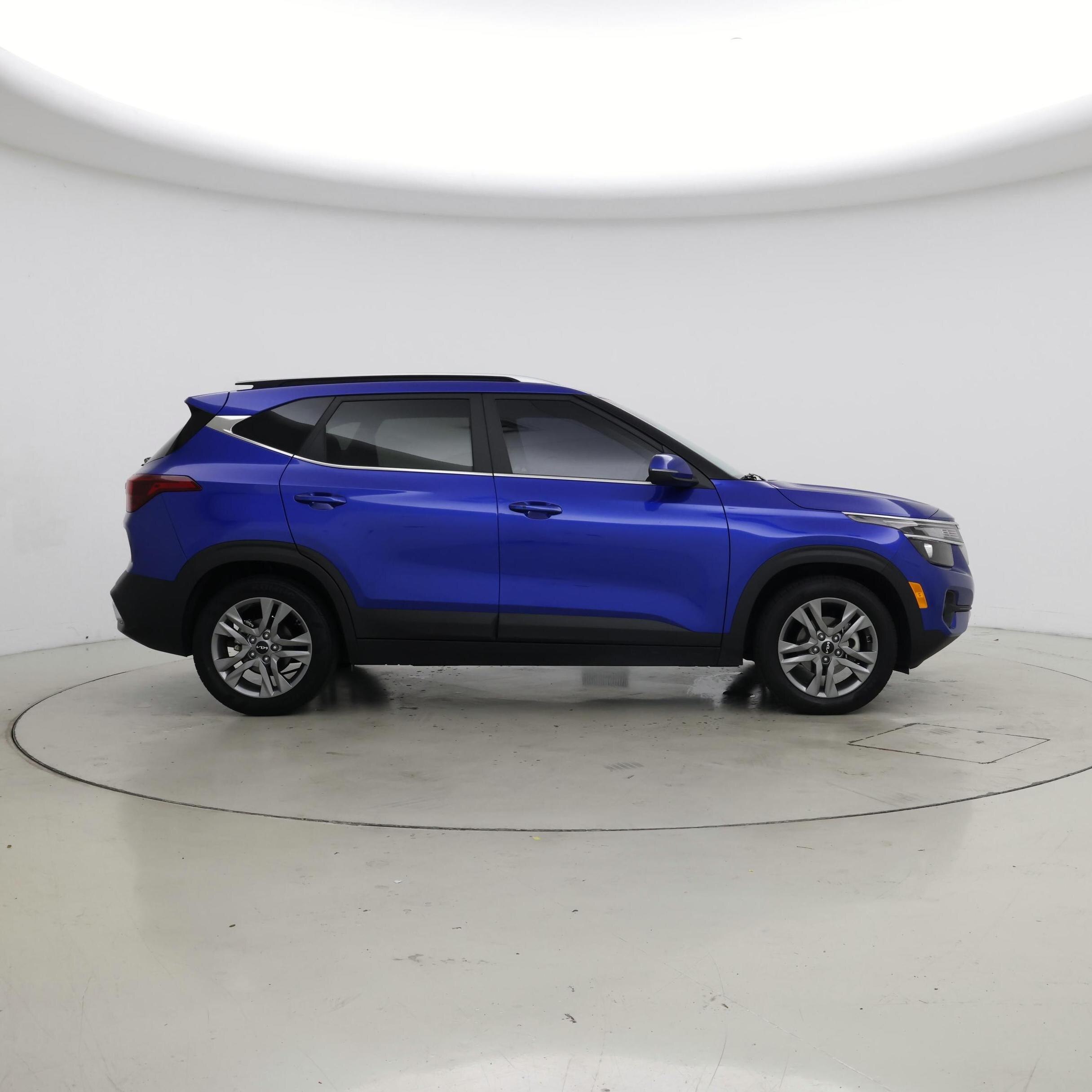 Thumbnail: 2023 Kia Seltos - 7