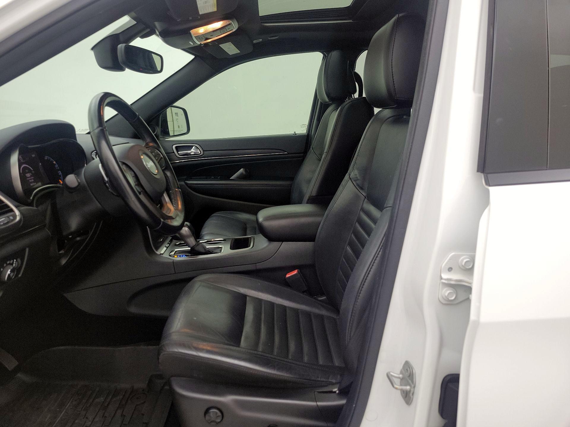 Thumbnail: 2020 Jeep Grand Cherokee - 11