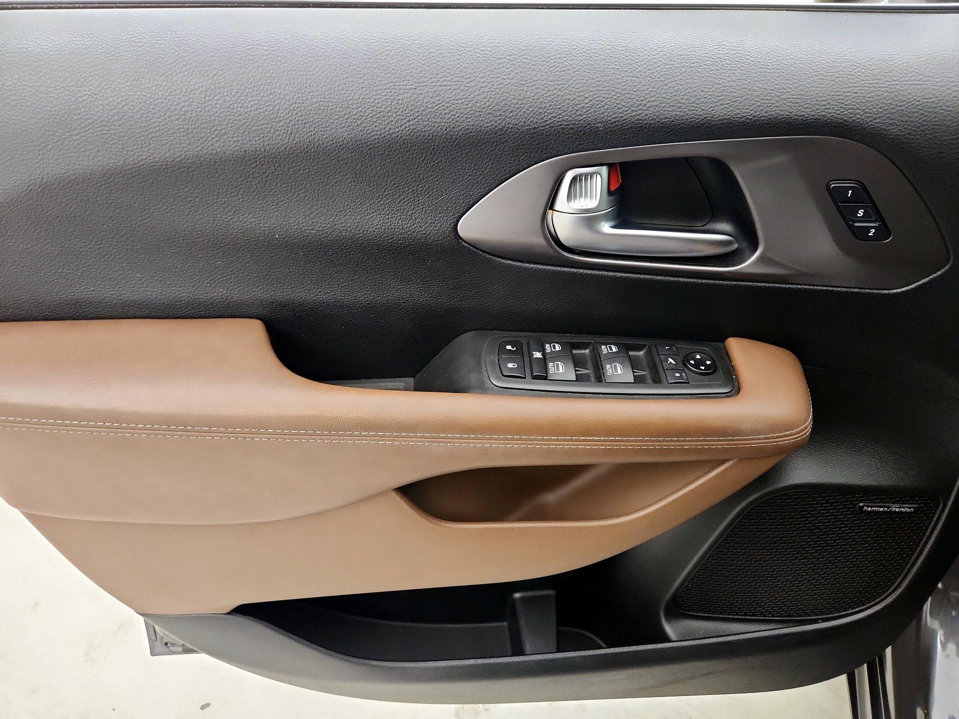 Thumbnail: 2020 Chrysler Pacifica - 12