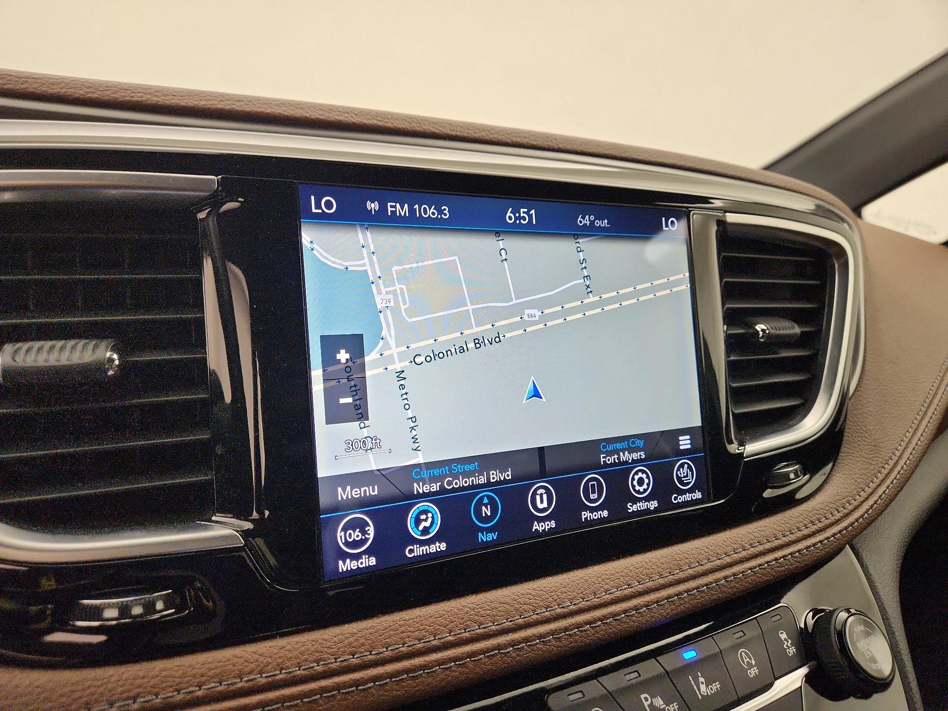 Thumbnail: 2020 Chrysler Pacifica - 14