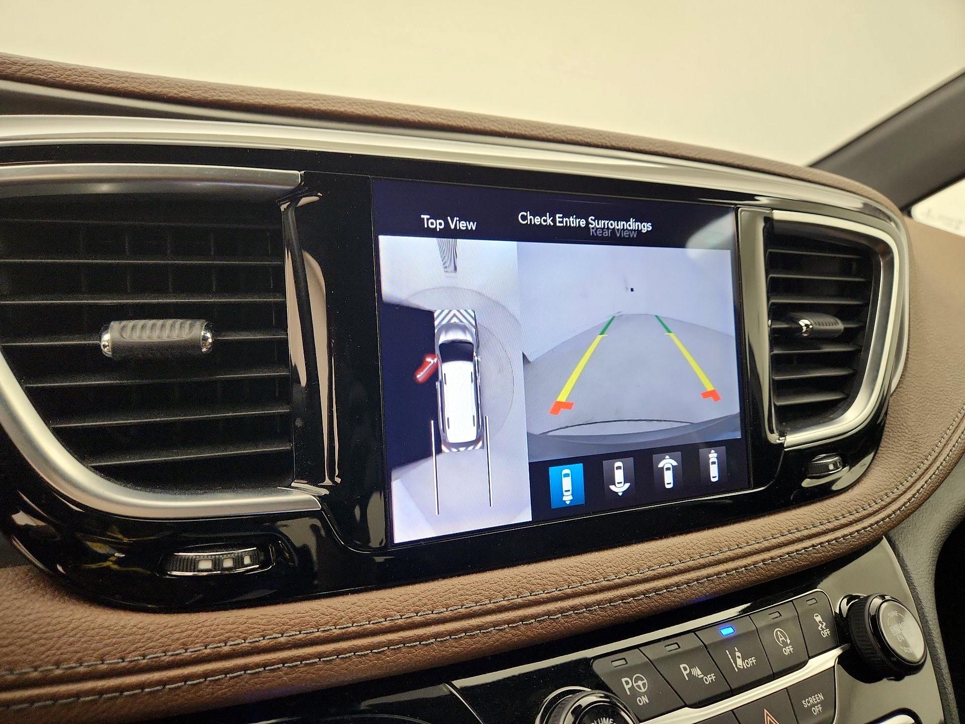 Thumbnail: 2020 Chrysler Pacifica - 15