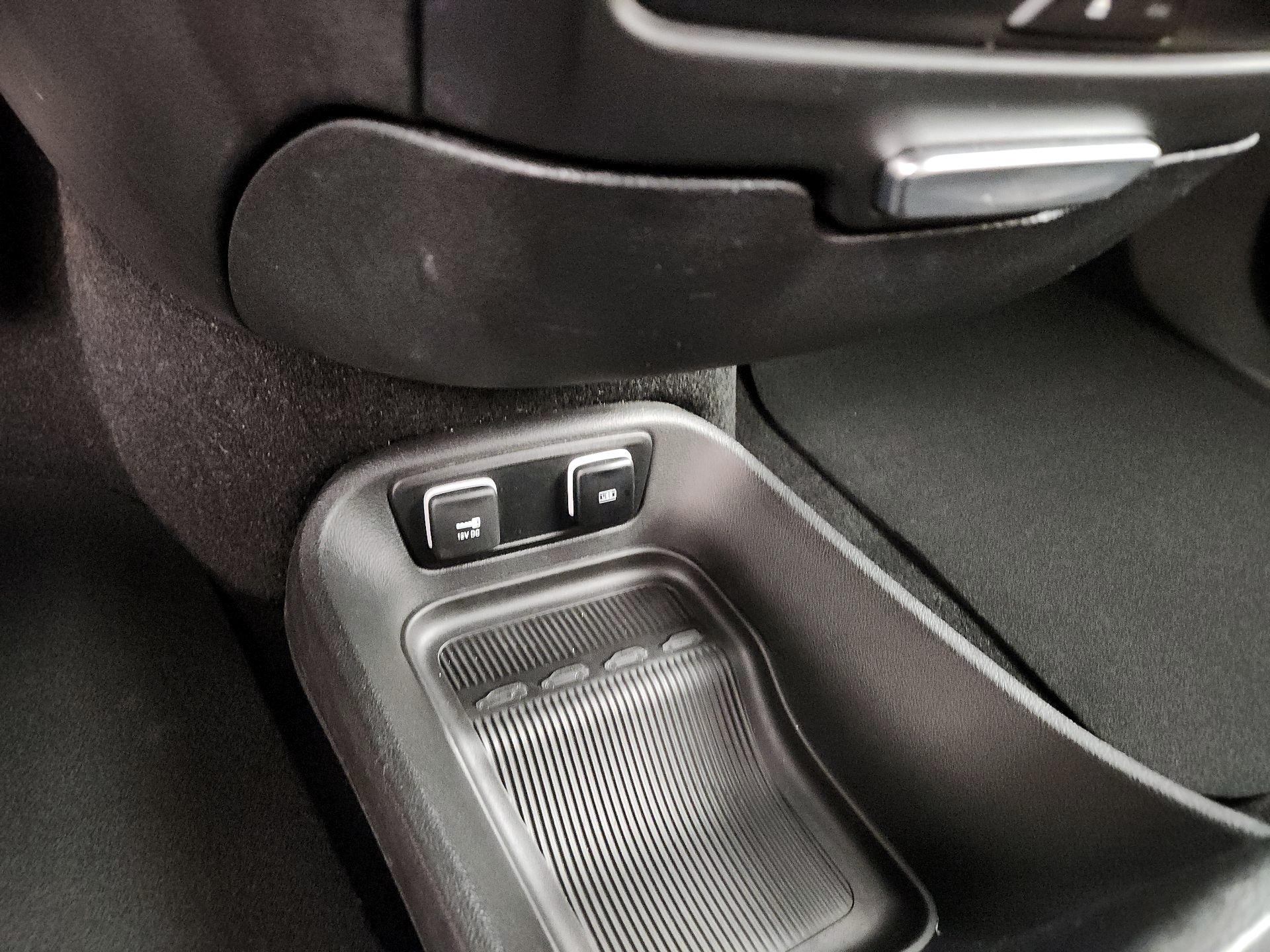 Thumbnail: 2020 Chrysler Pacifica - 19