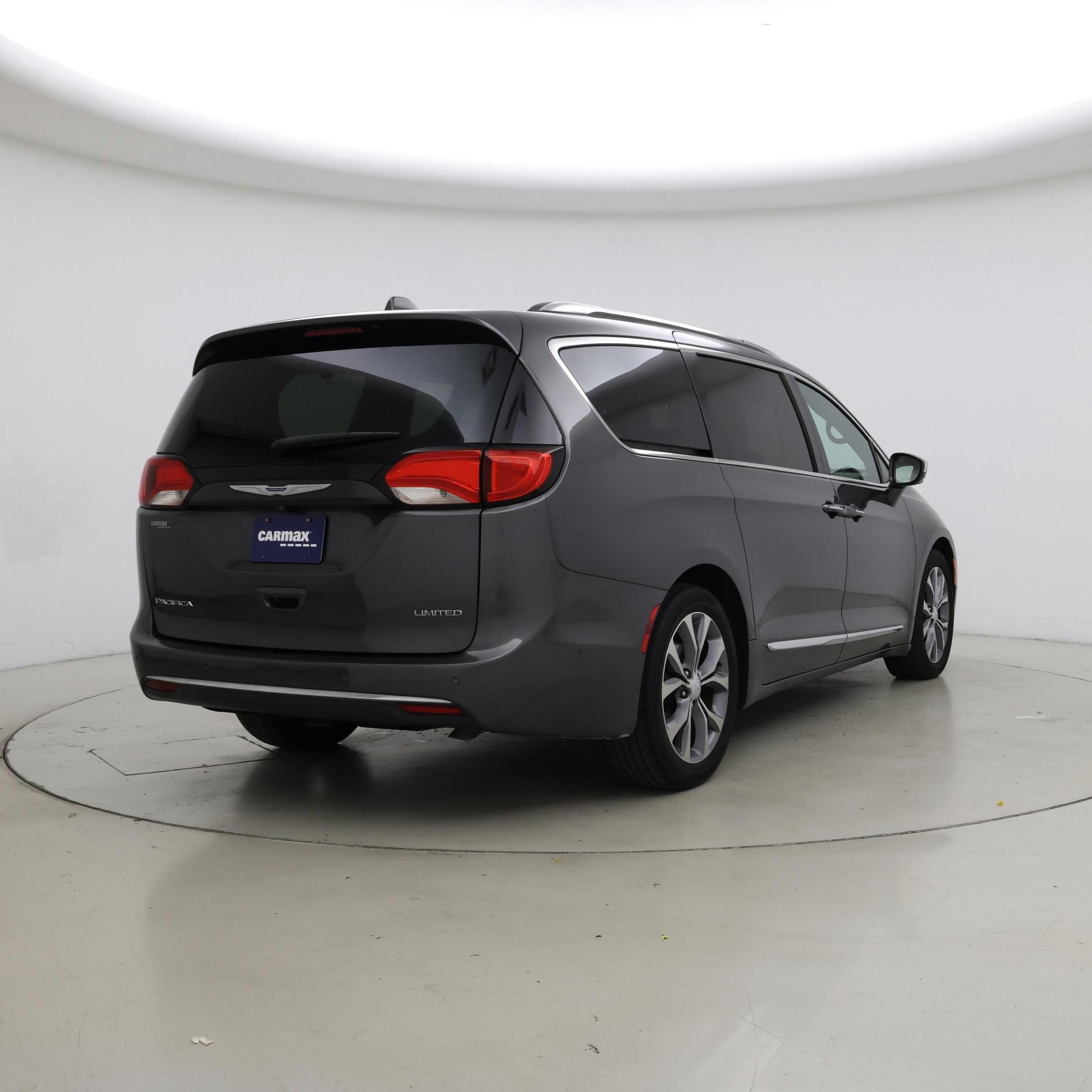 Thumbnail: 2020 Chrysler Pacifica - 8