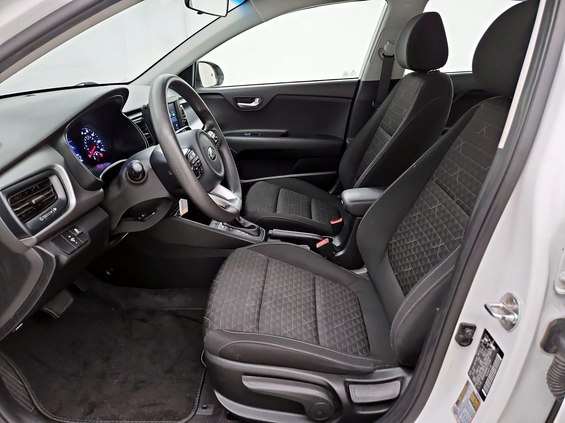 Thumbnail: 2019 Kia Rio - 11