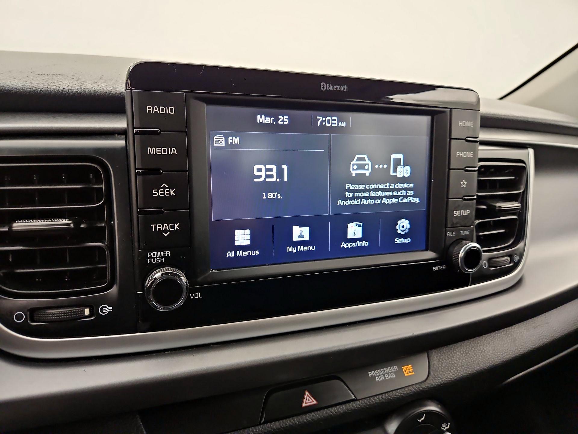 Thumbnail: 2019 Kia Rio - 15