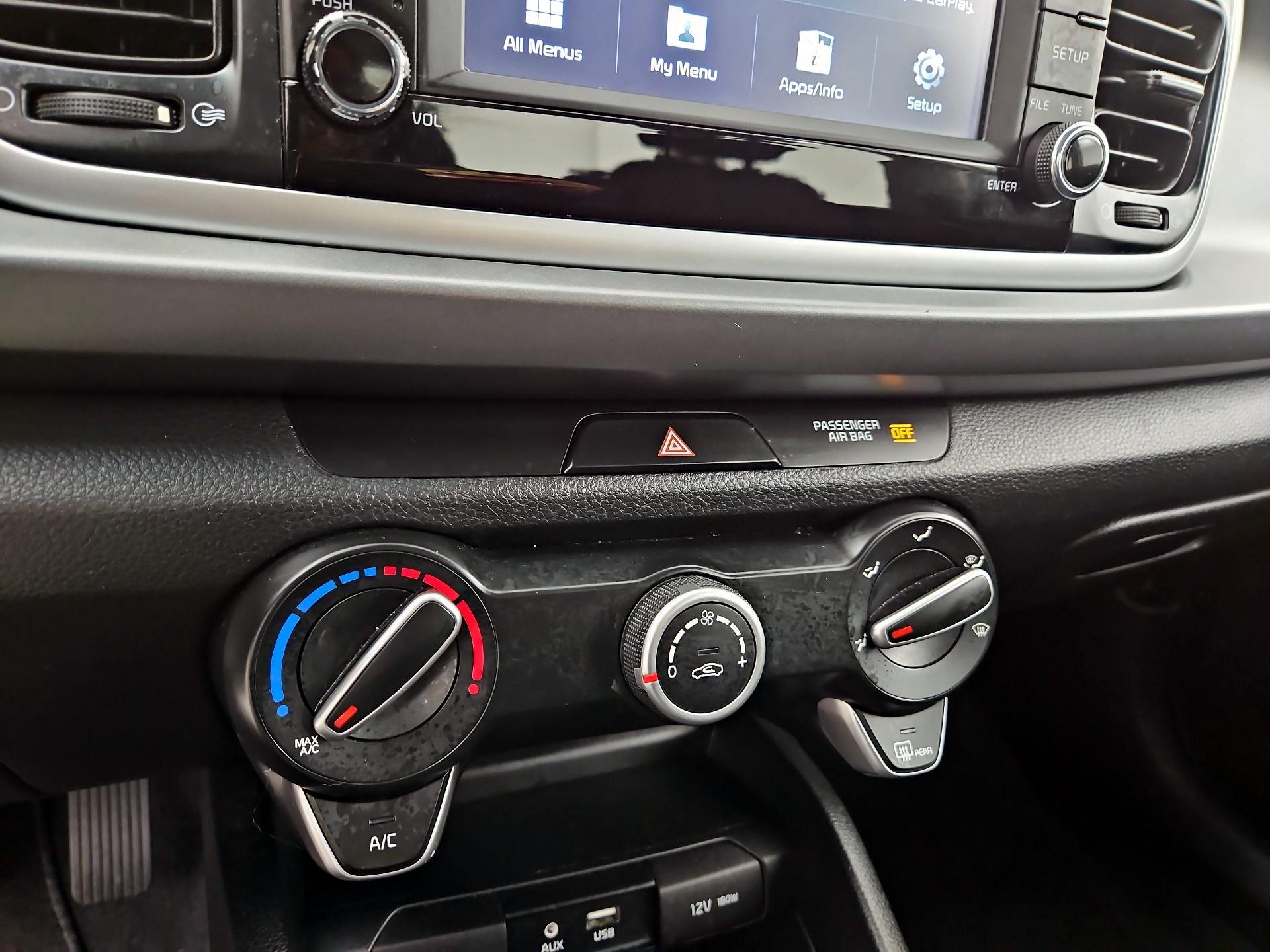 Thumbnail: 2019 Kia Rio - 16