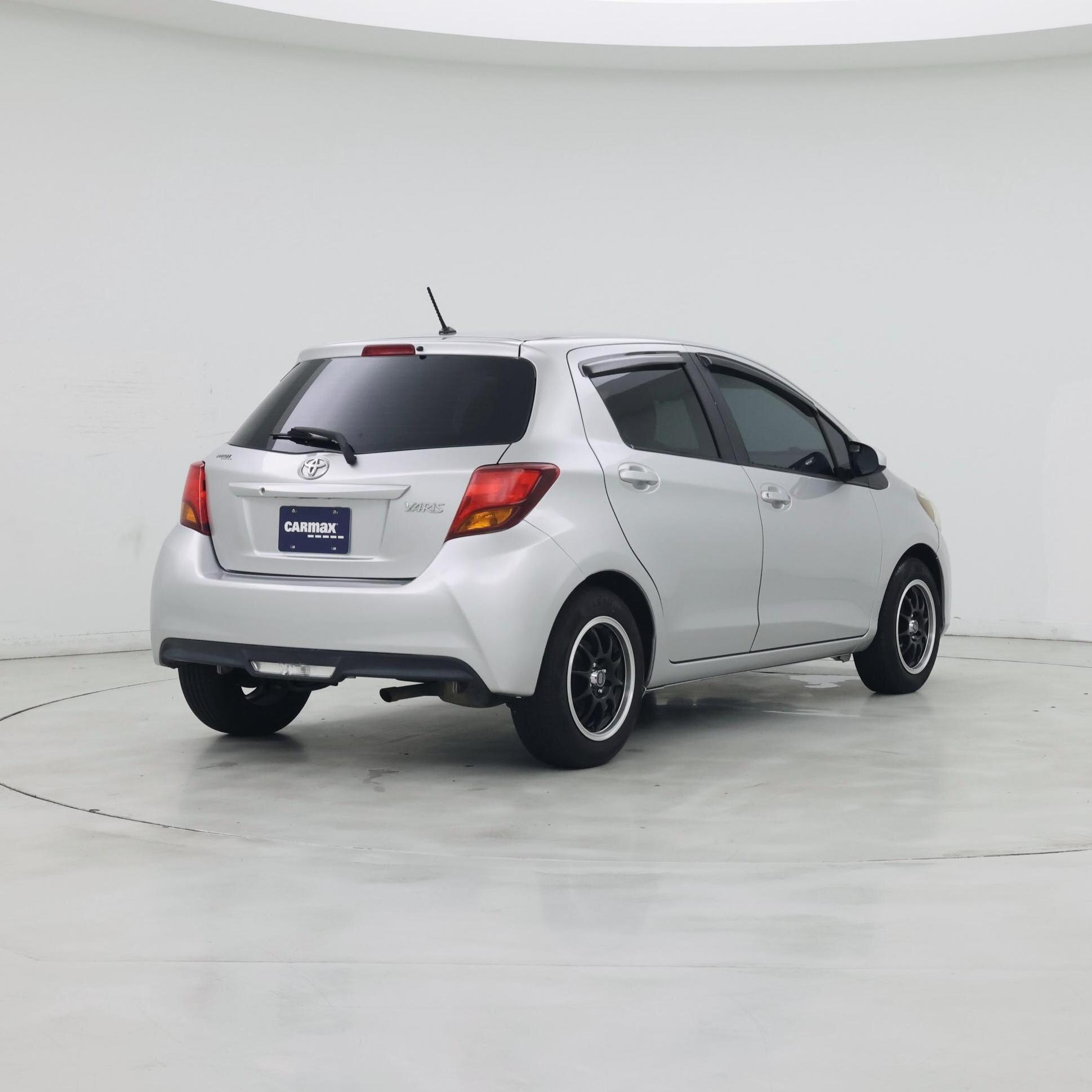 Thumbnail: 2015 Toyota Yaris - 8