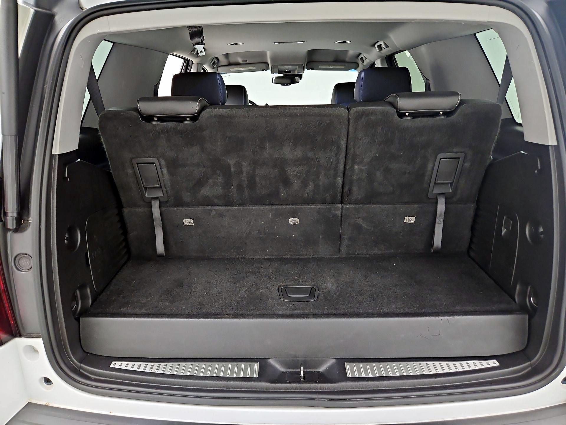 Thumbnail: 2019 Chevrolet Tahoe - 20