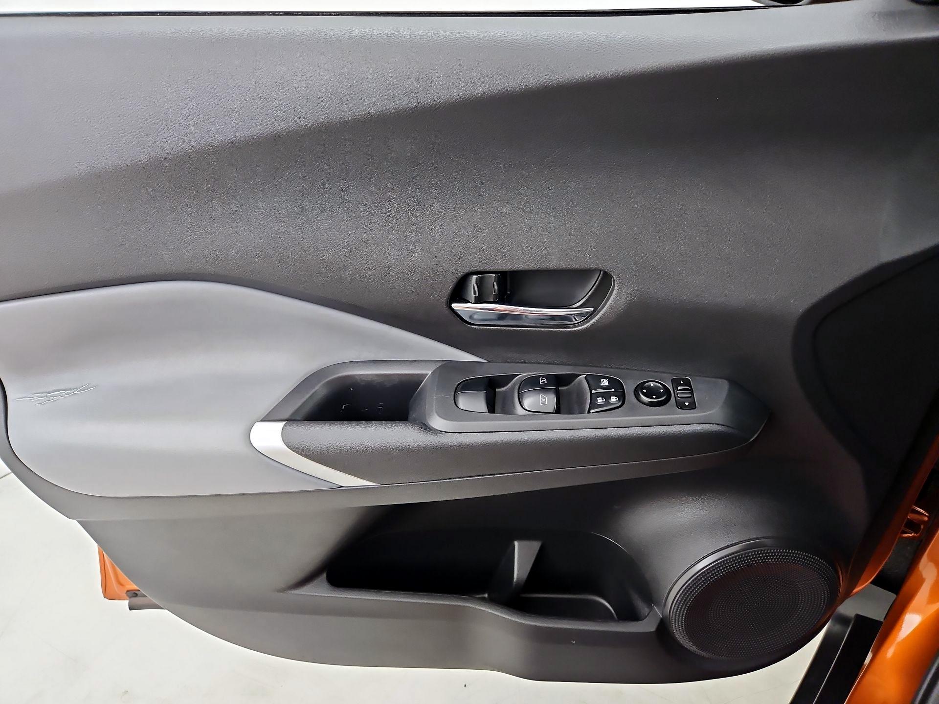 Thumbnail: 2021 Nissan Kicks - 12