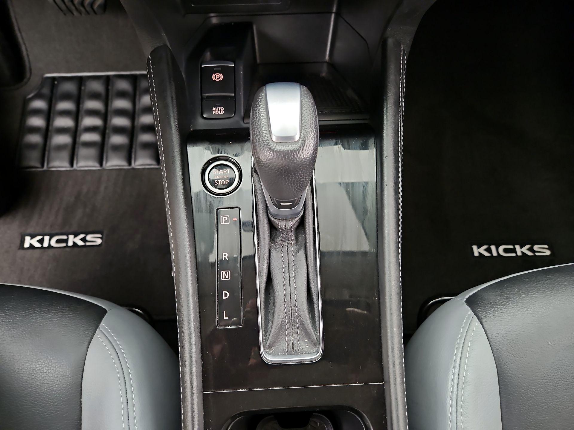 Thumbnail: 2021 Nissan Kicks - 17