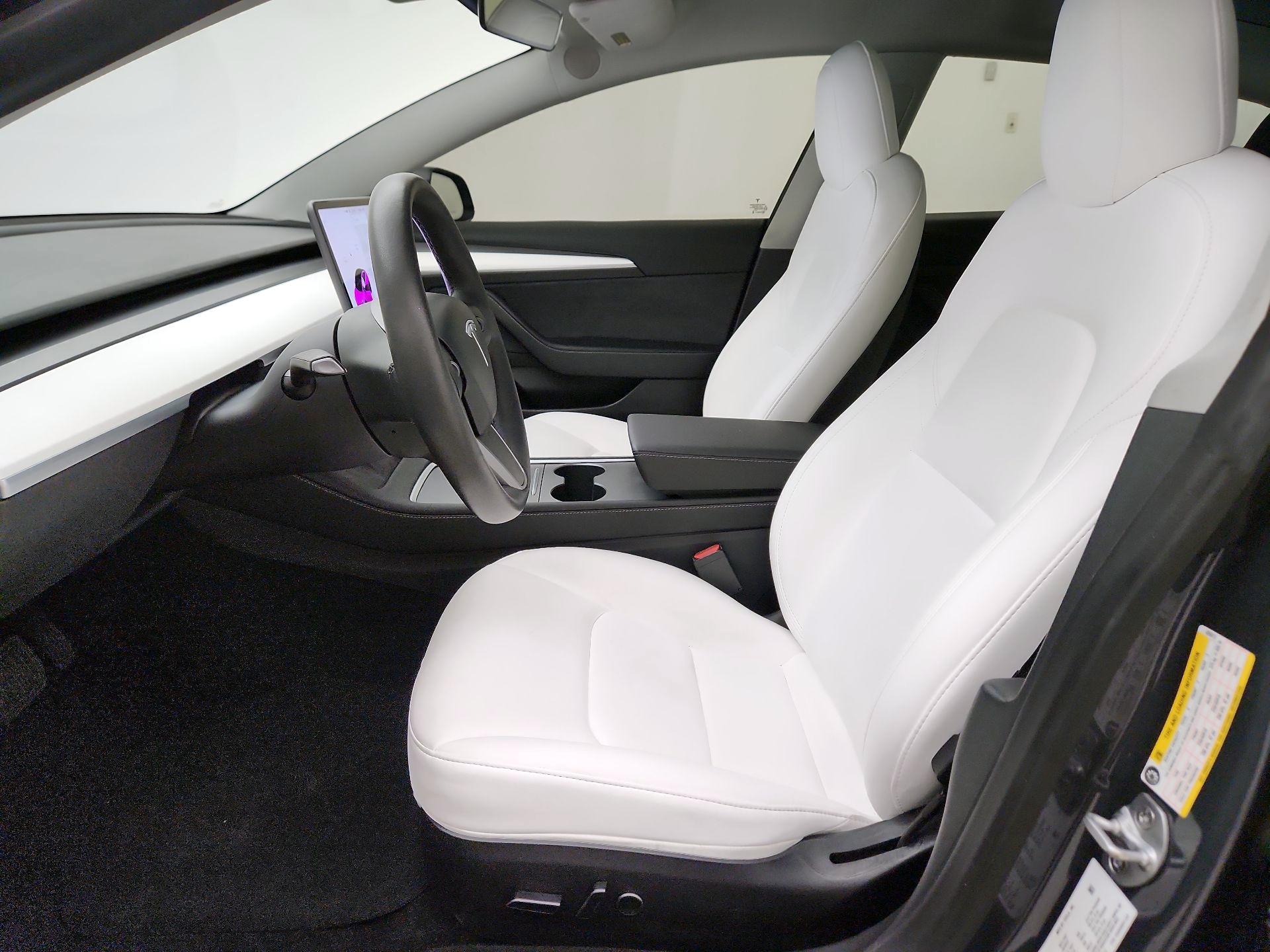 Thumbnail: 2023 Tesla Model 3 - 11