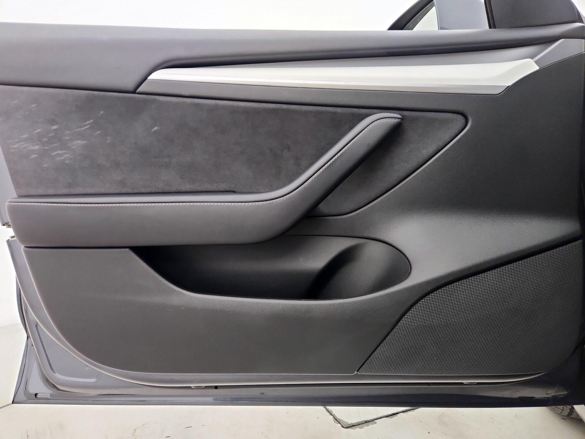 Thumbnail: 2023 Tesla Model 3 - 12