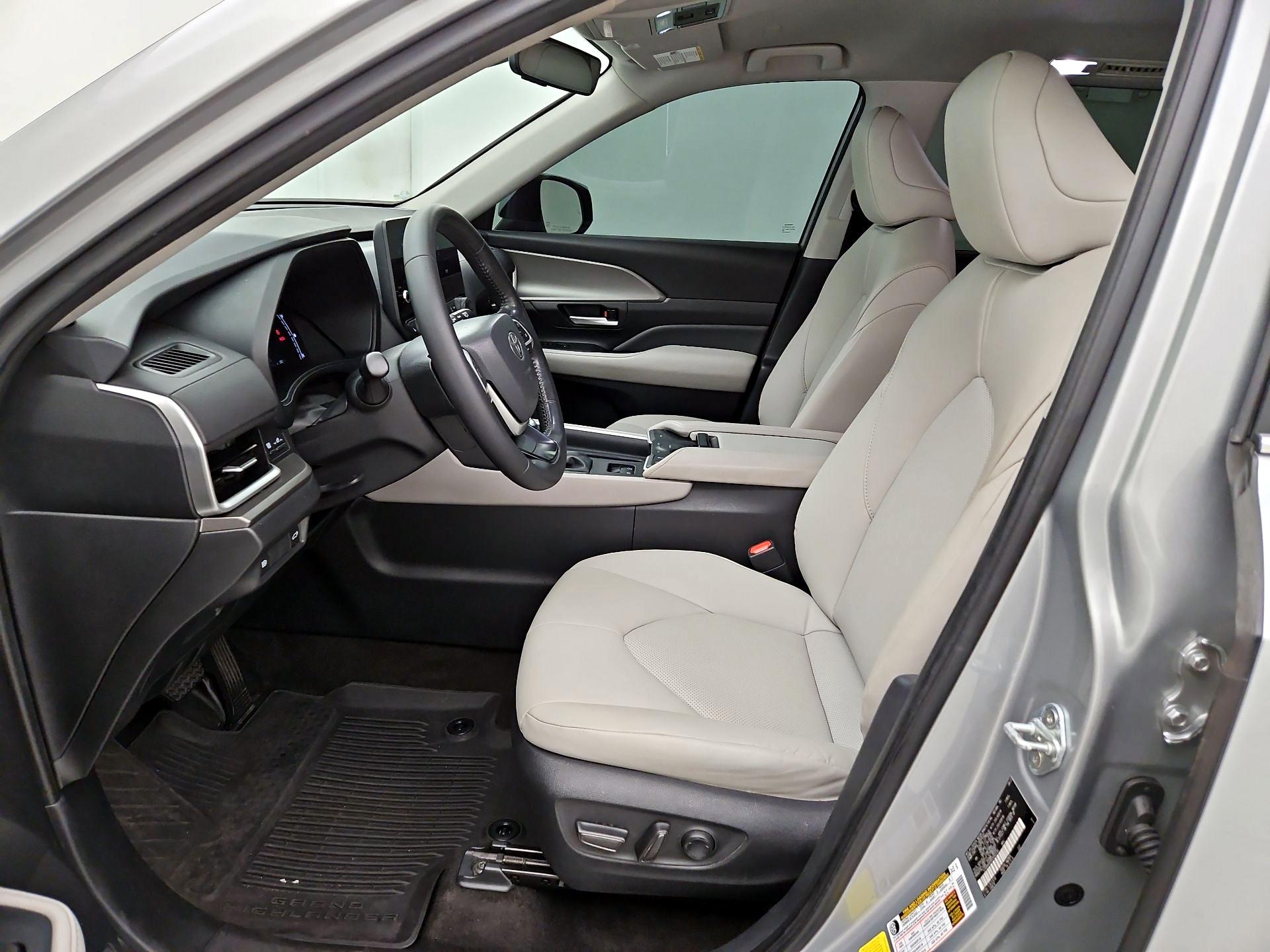 Thumbnail: 2024 Toyota Grand Highlander - 11