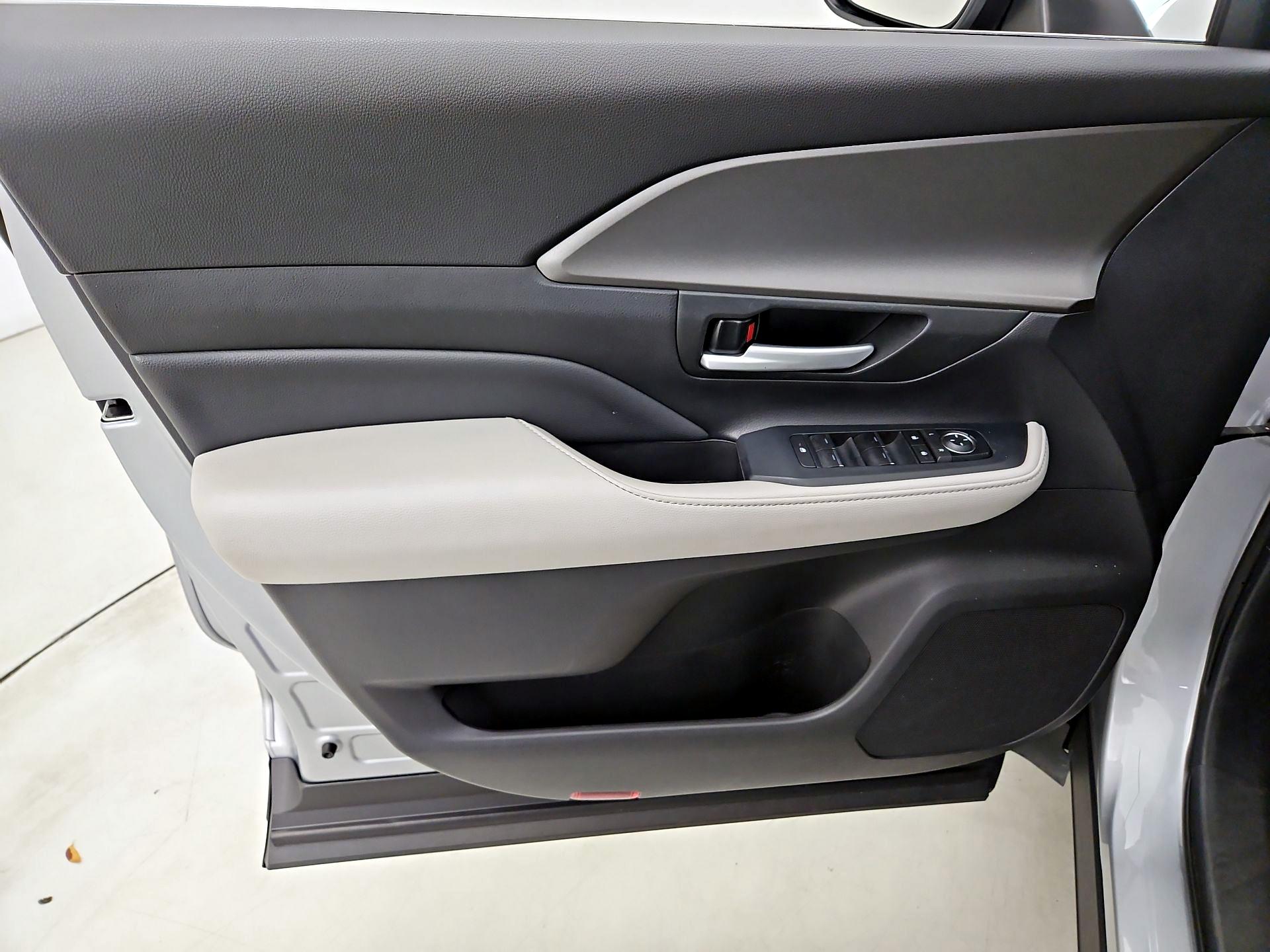 Thumbnail: 2024 Toyota Grand Highlander - 12