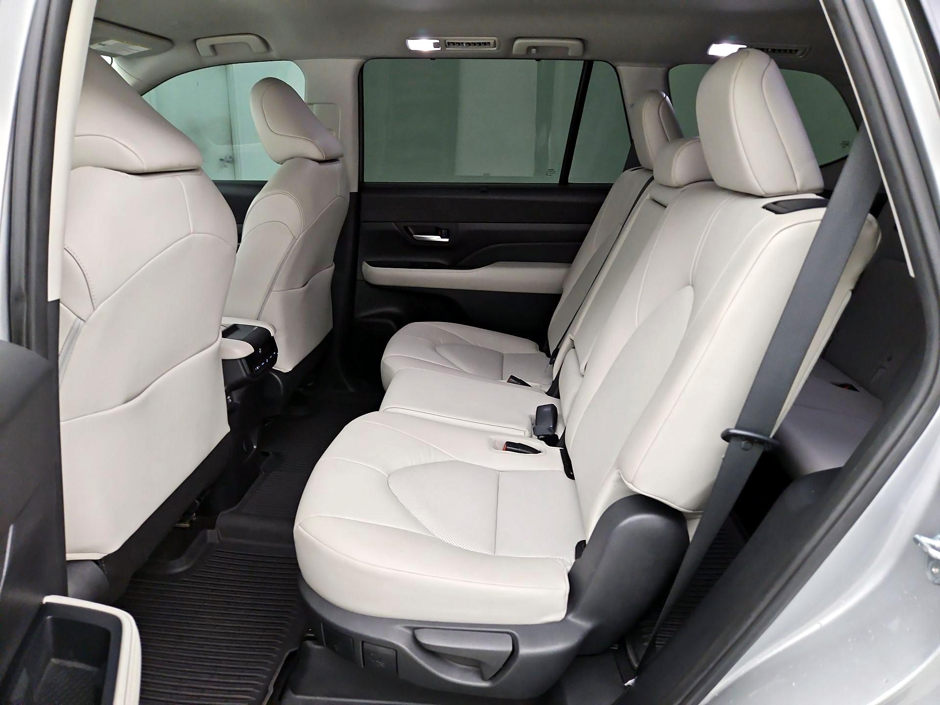 Thumbnail: 2024 Toyota Grand Highlander - 19