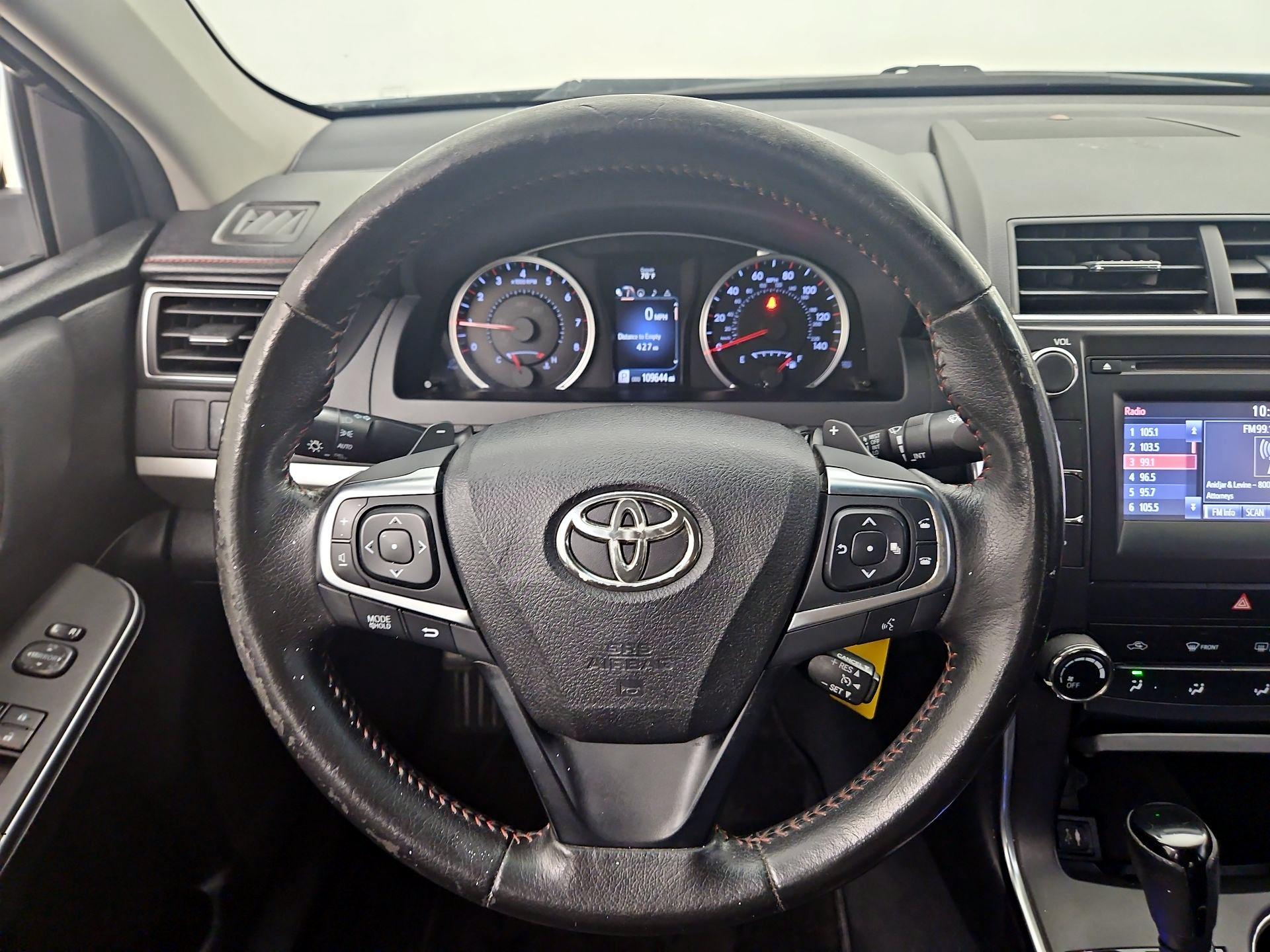 Thumbnail: 2015 Toyota Camry - 10