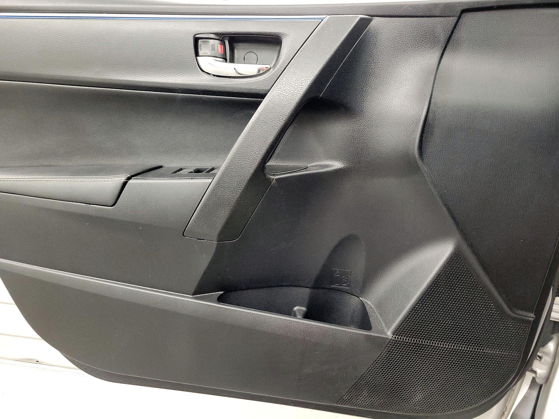 Thumbnail: 2015 Toyota Corolla - 12