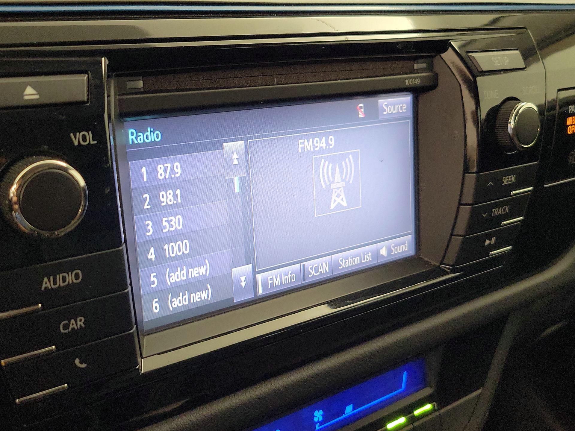 Thumbnail: 2015 Toyota Corolla - 15