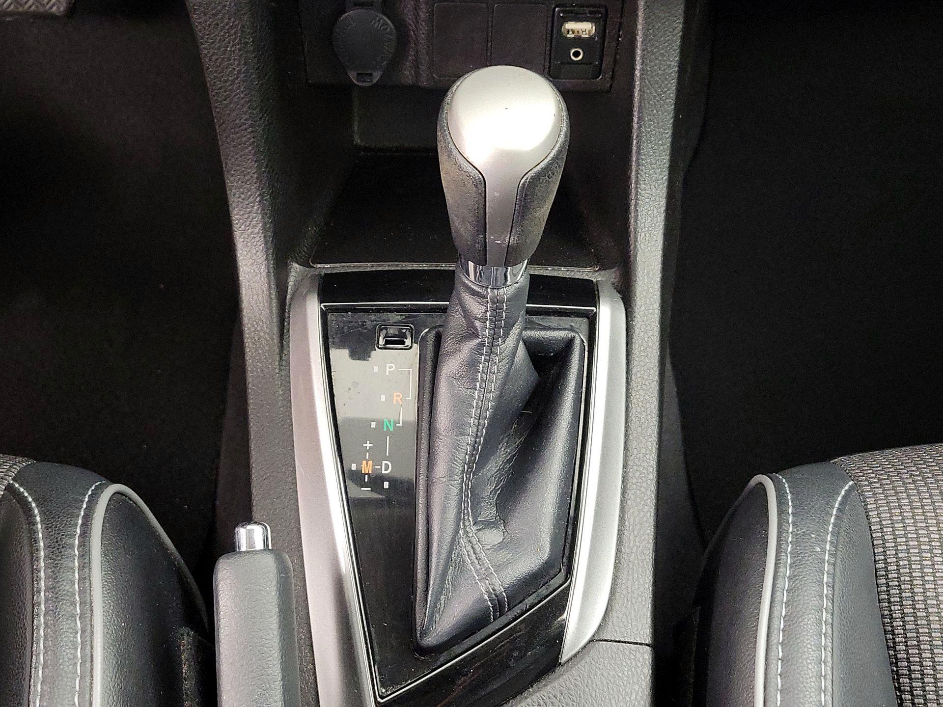 Thumbnail: 2015 Toyota Corolla - 17