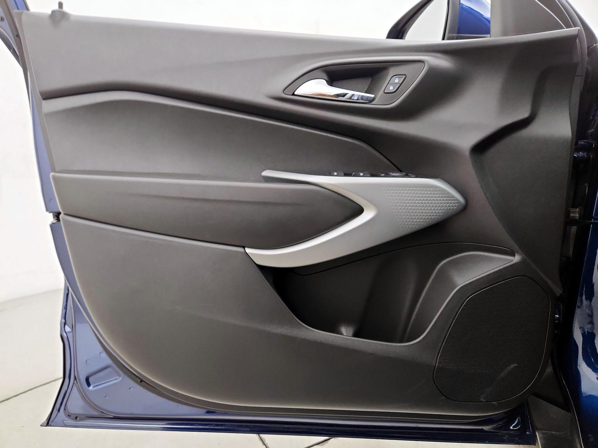 Thumbnail: 2024 Chevrolet Trax - 12