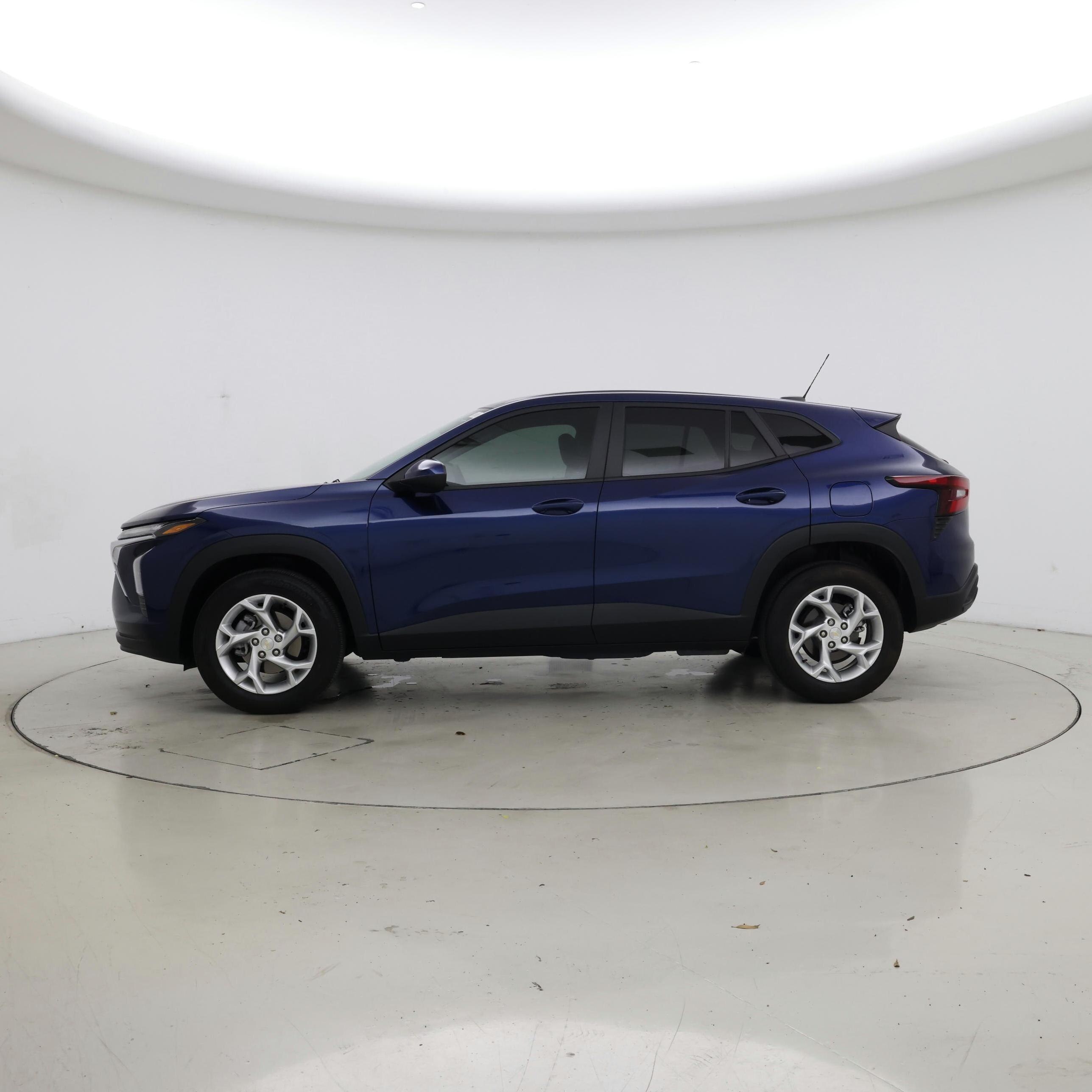 Thumbnail: 2024 Chevrolet Trax - 3