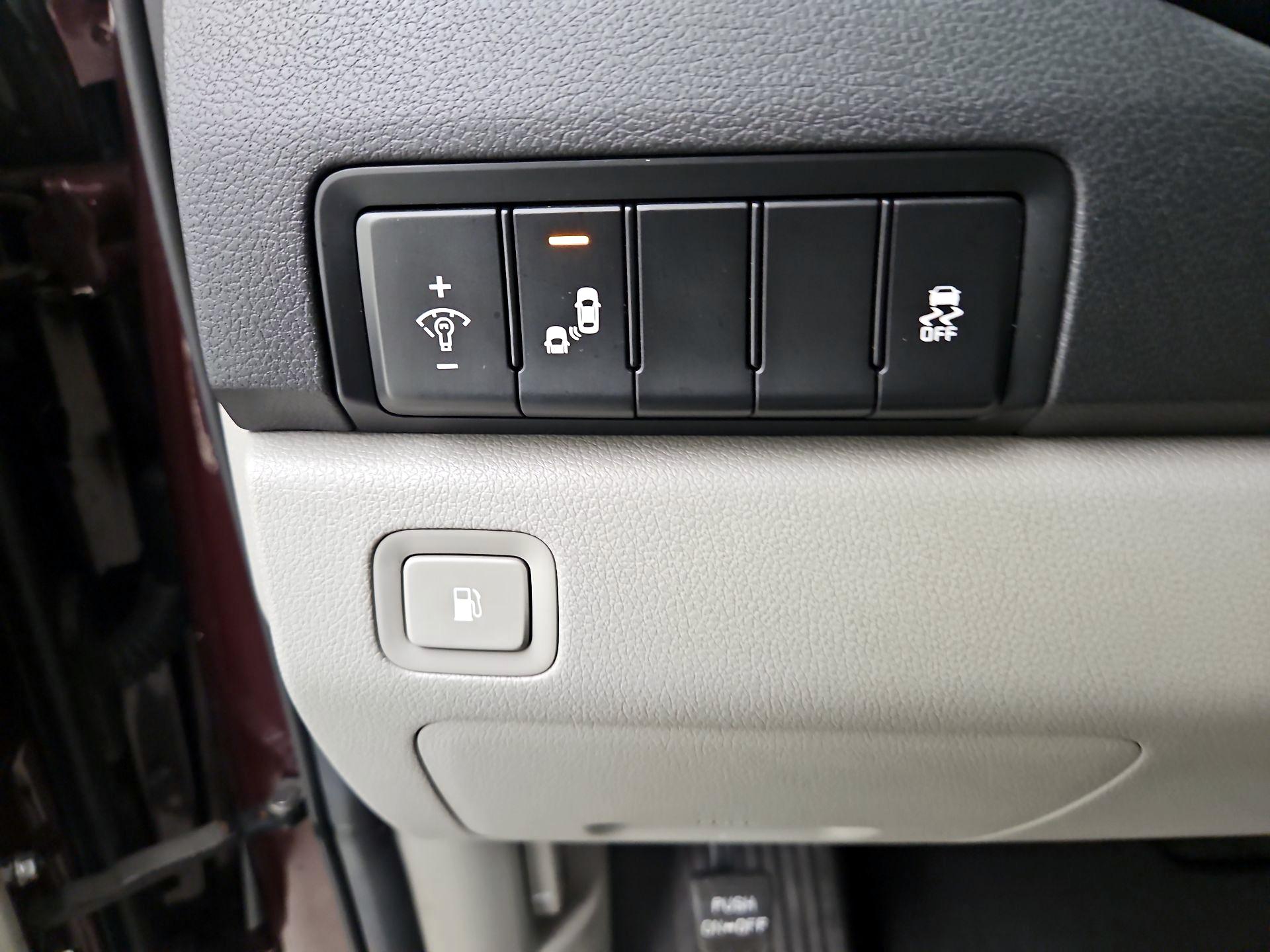 Thumbnail: 2019 Kia Sedona - 13