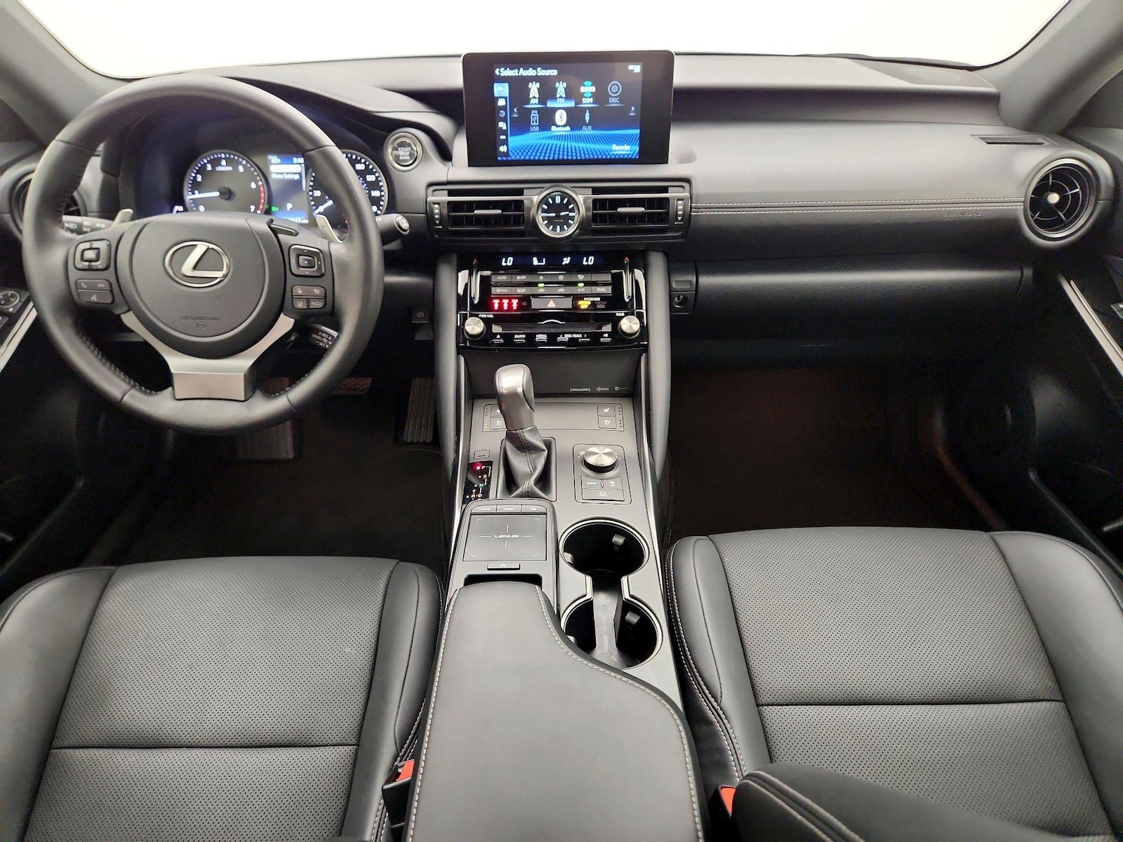2024 Lexus IS 300 - Photo 10