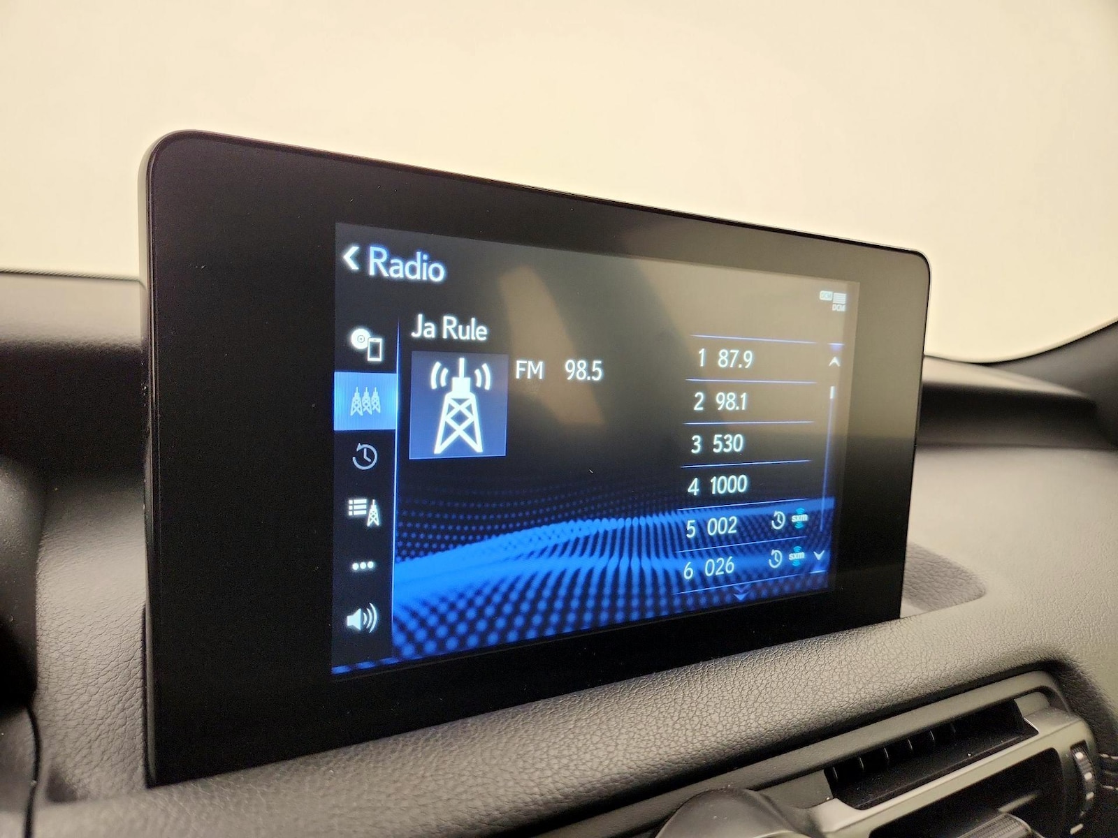 2024 Lexus IS 300 - Photo 16