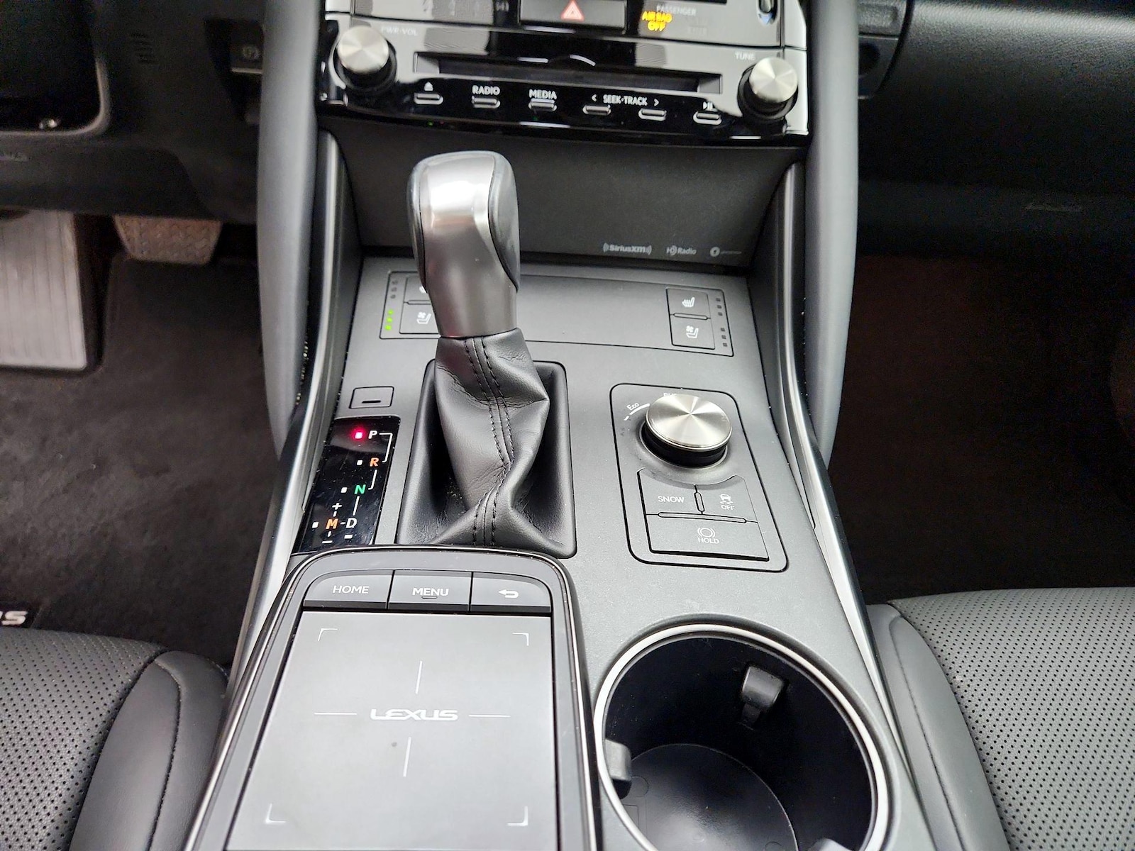 2024 Lexus IS 300 - Photo 18