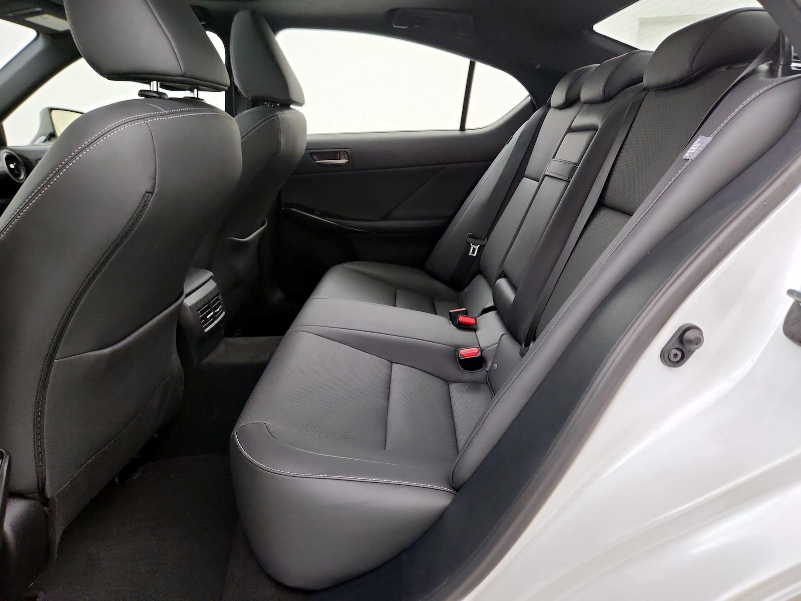 2024 Lexus IS 300 - Photo 20