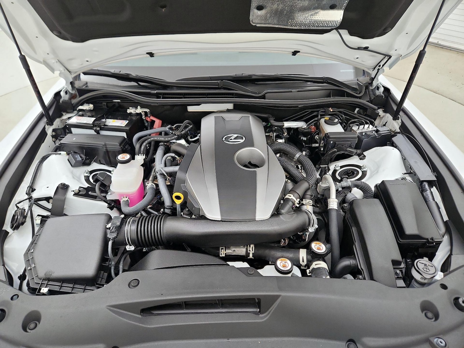 2024 Lexus IS 300 - Photo 22