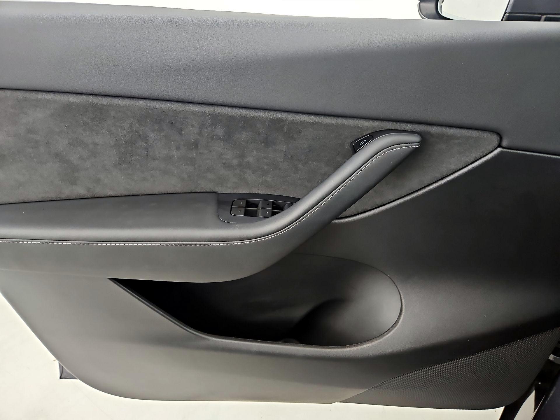 Thumbnail: 2021 Tesla Model Y - 12