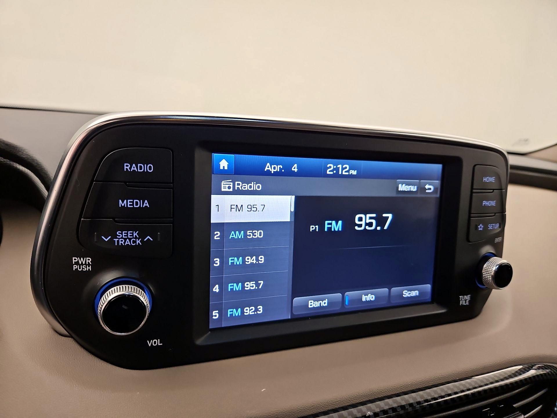 Thumbnail: 2019 Hyundai Santa Fe - 15