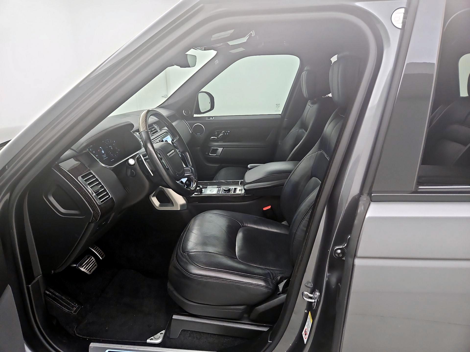 Thumbnail: 2019 Land Rover Range Rover - 11