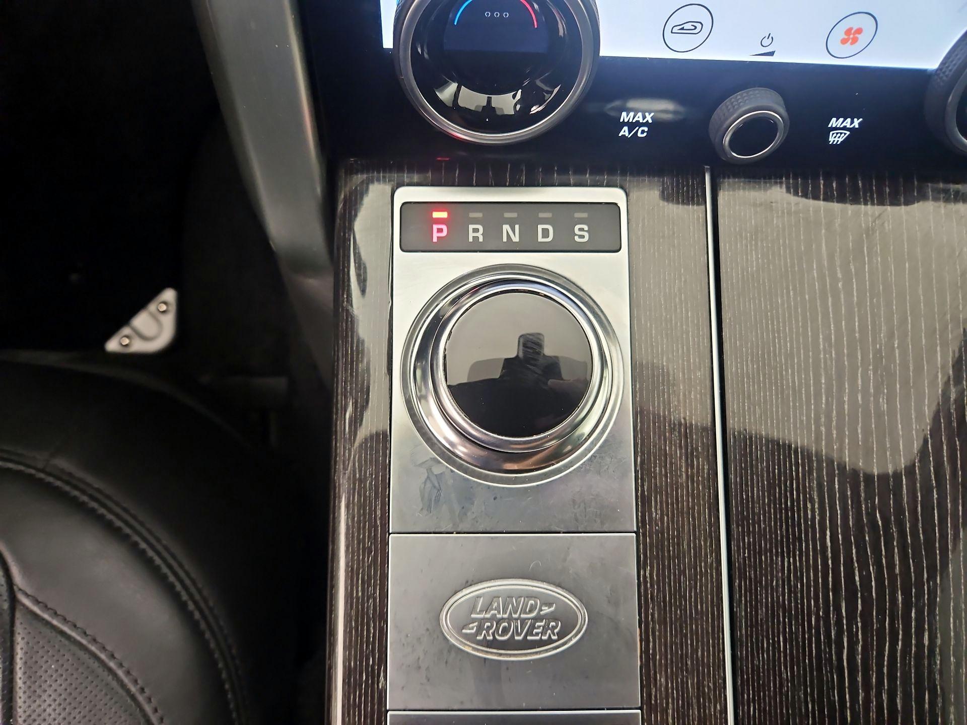 Thumbnail: 2019 Land Rover Range Rover - 18