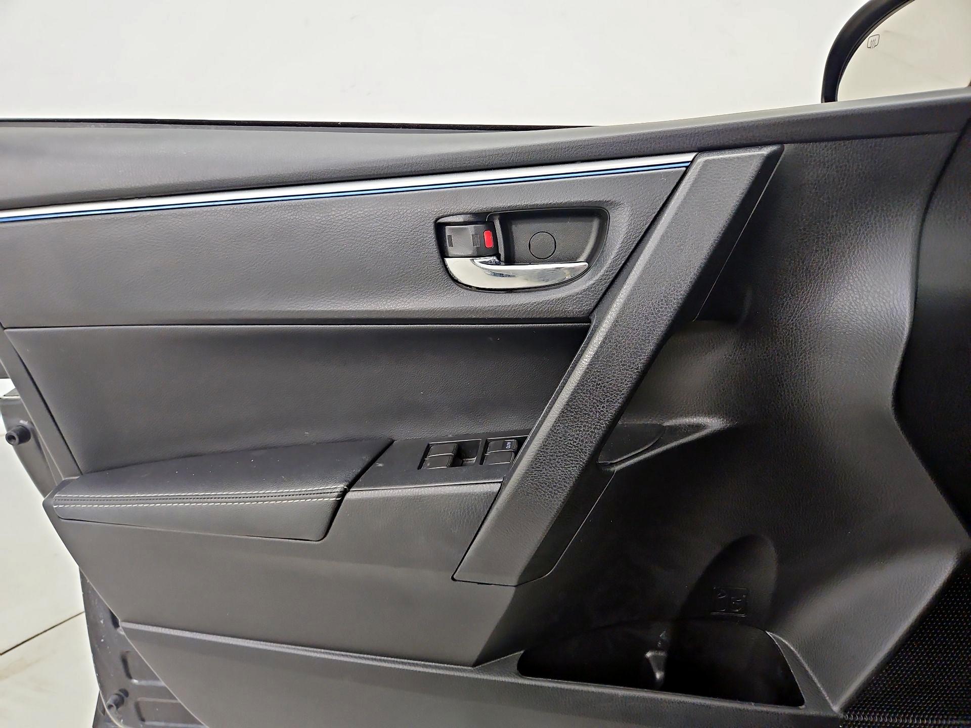 Thumbnail: 2016 Toyota Corolla - 12