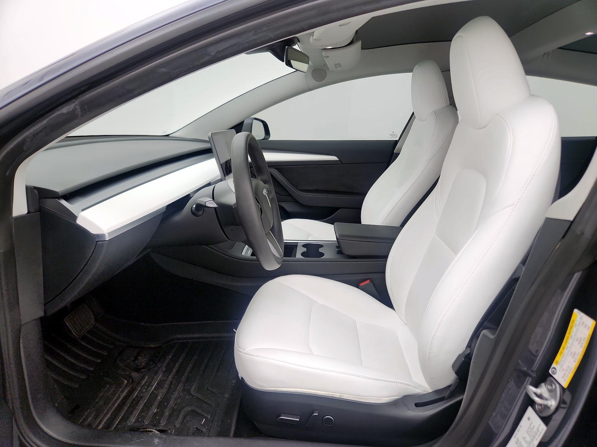 Thumbnail: 2023 Tesla Model 3 - 11