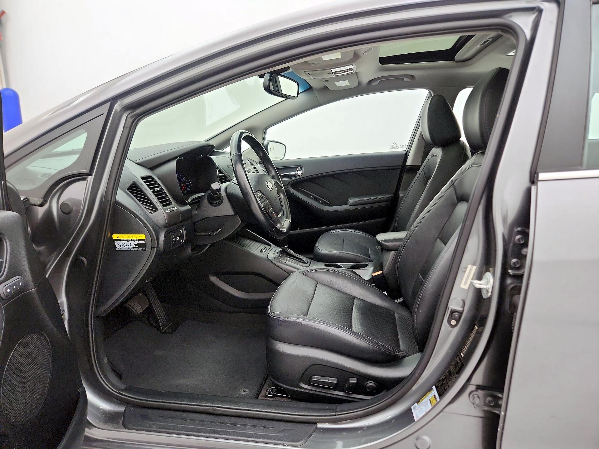 Thumbnail: 2015 Kia Forte - 11