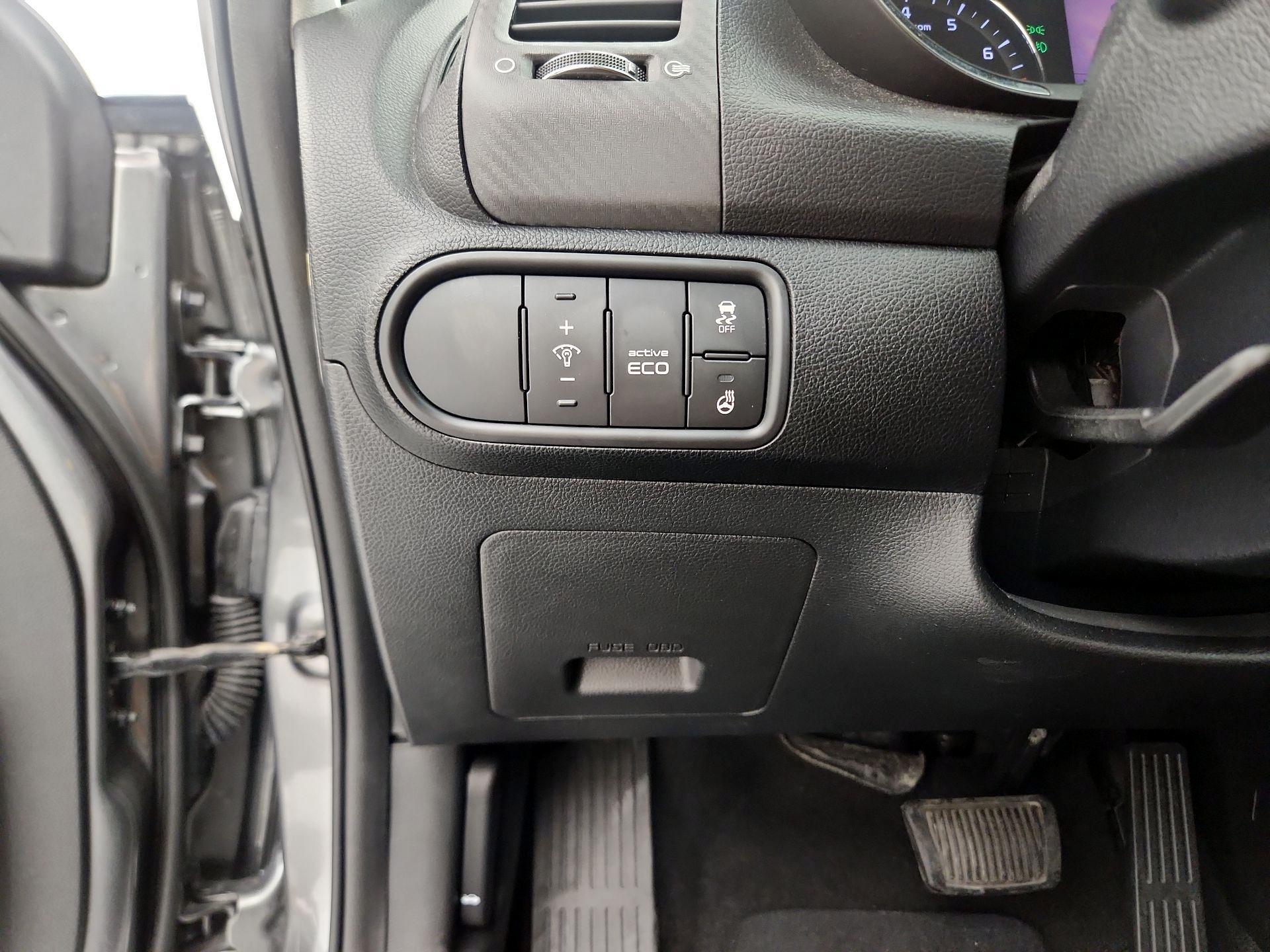 Thumbnail: 2015 Kia Forte - 13