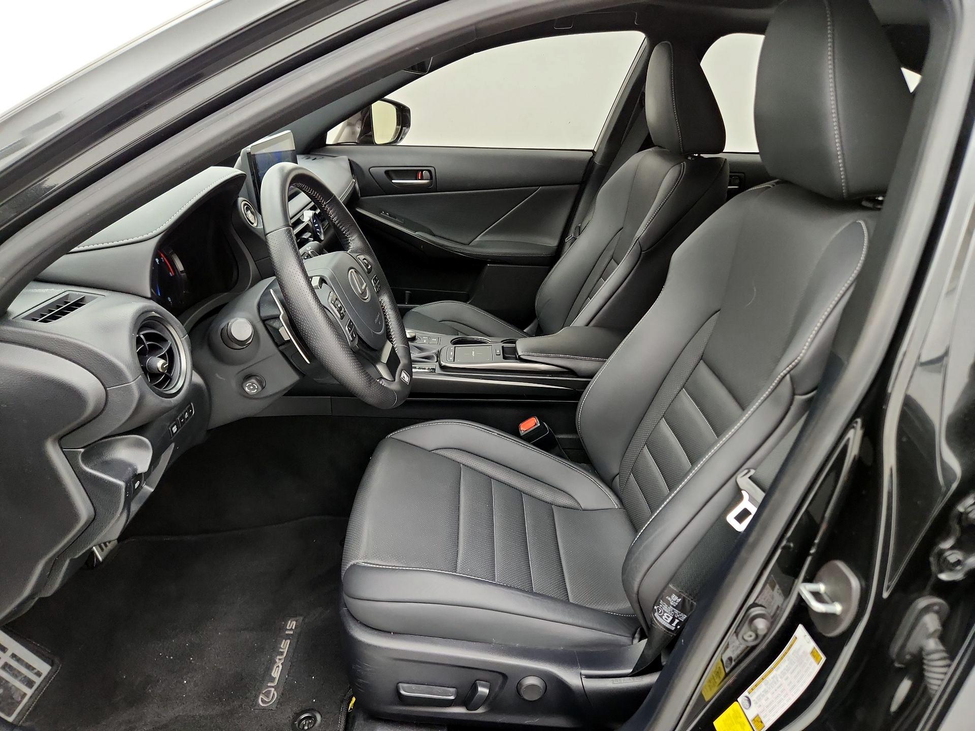 Thumbnail: 2023 Lexus IS - 11