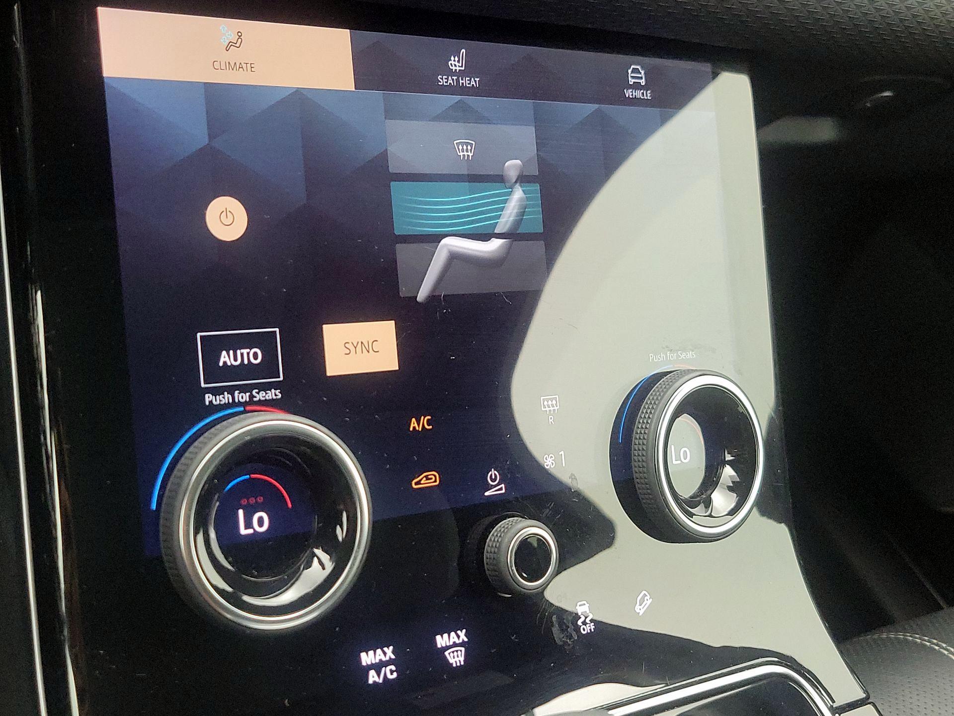 Thumbnail: 2022 Land Rover Range Rover Velar - 17