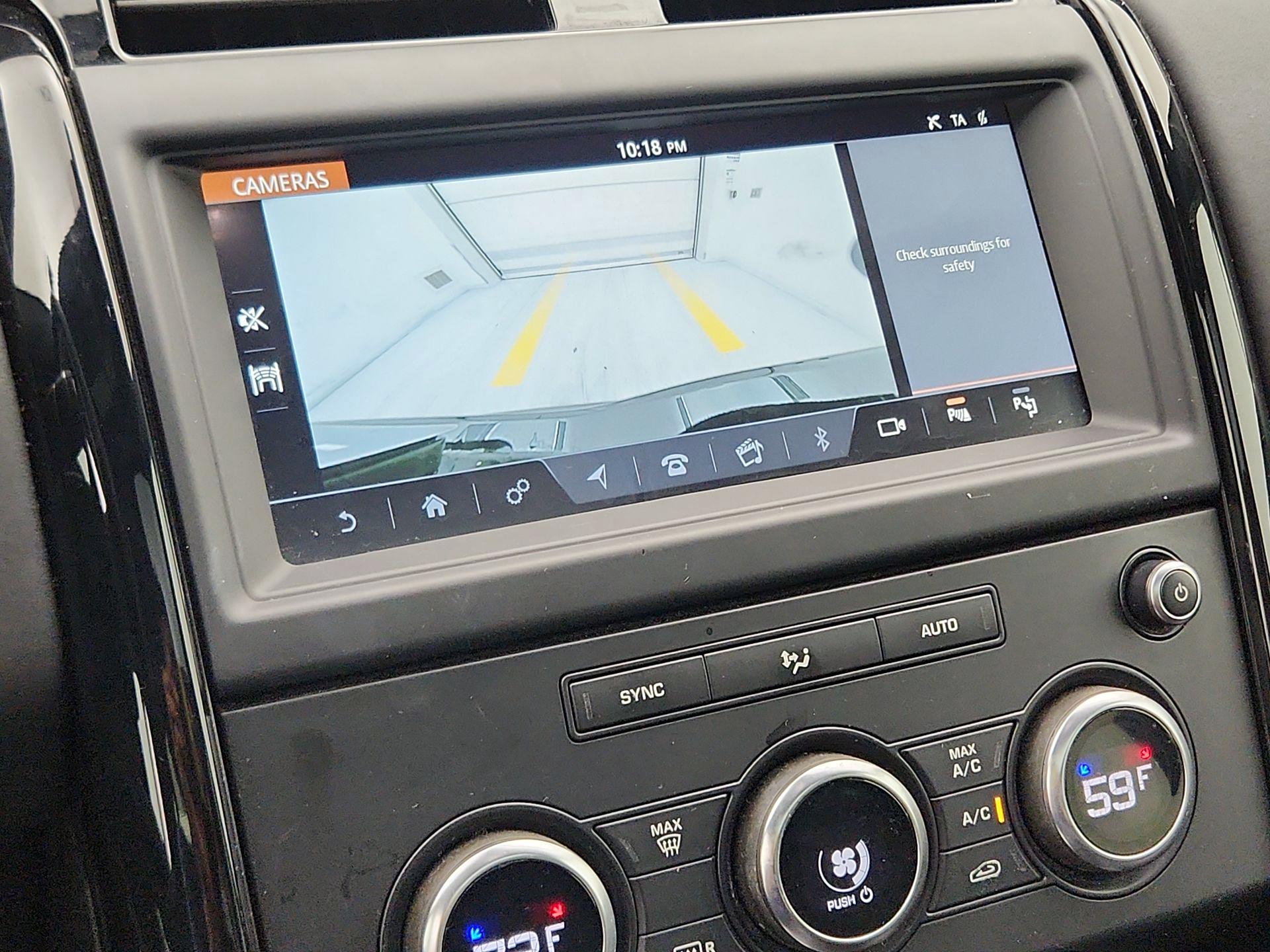 Thumbnail: 2019 Land Rover Discovery - 15