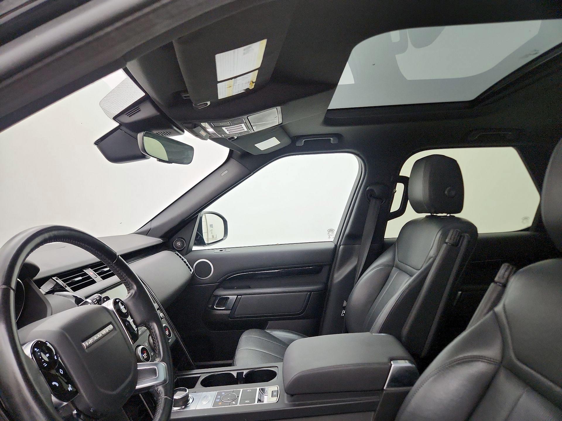 Thumbnail: 2019 Land Rover Discovery - 20