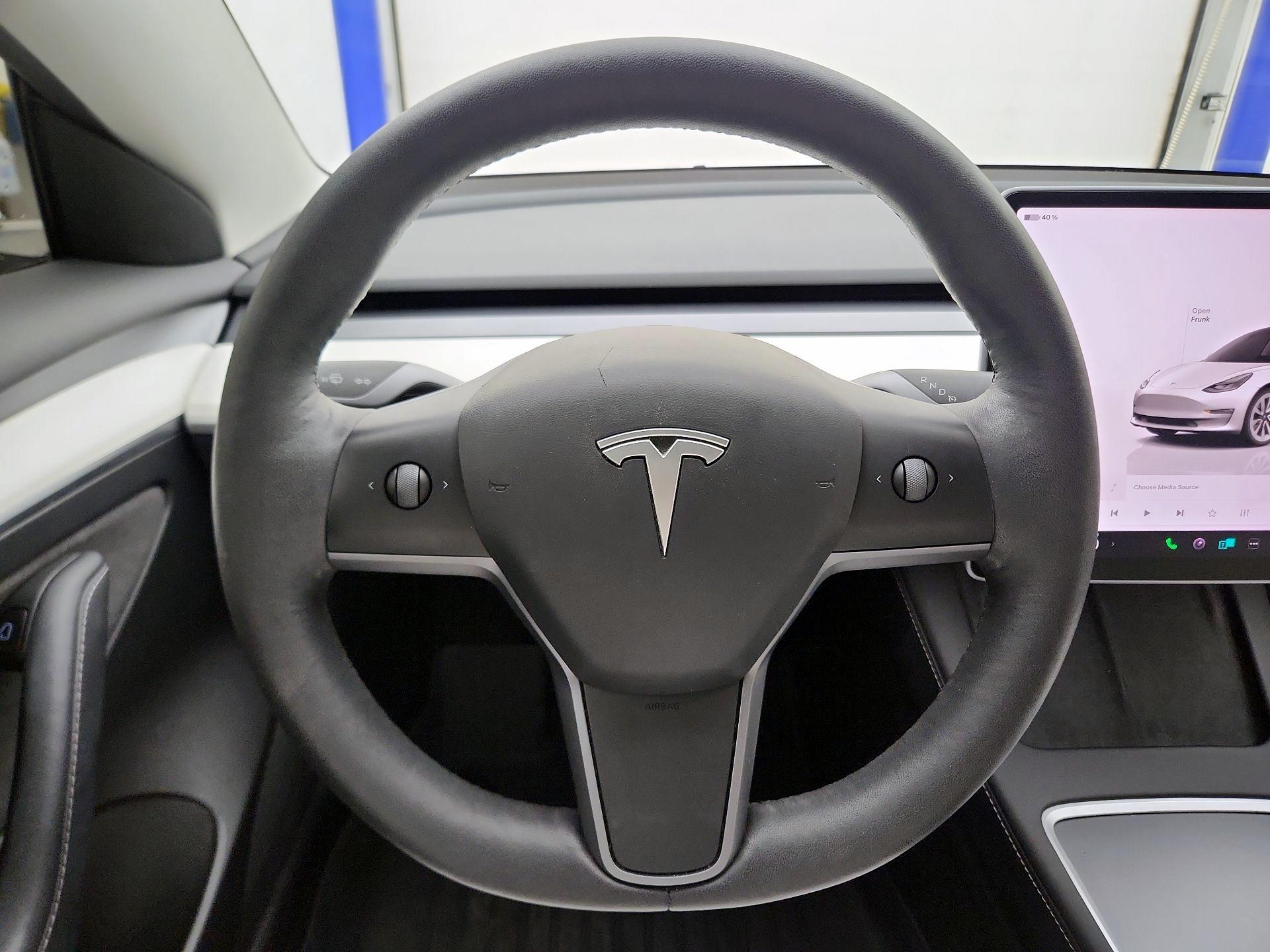 Thumbnail: 2023 Tesla Model 3 - 10