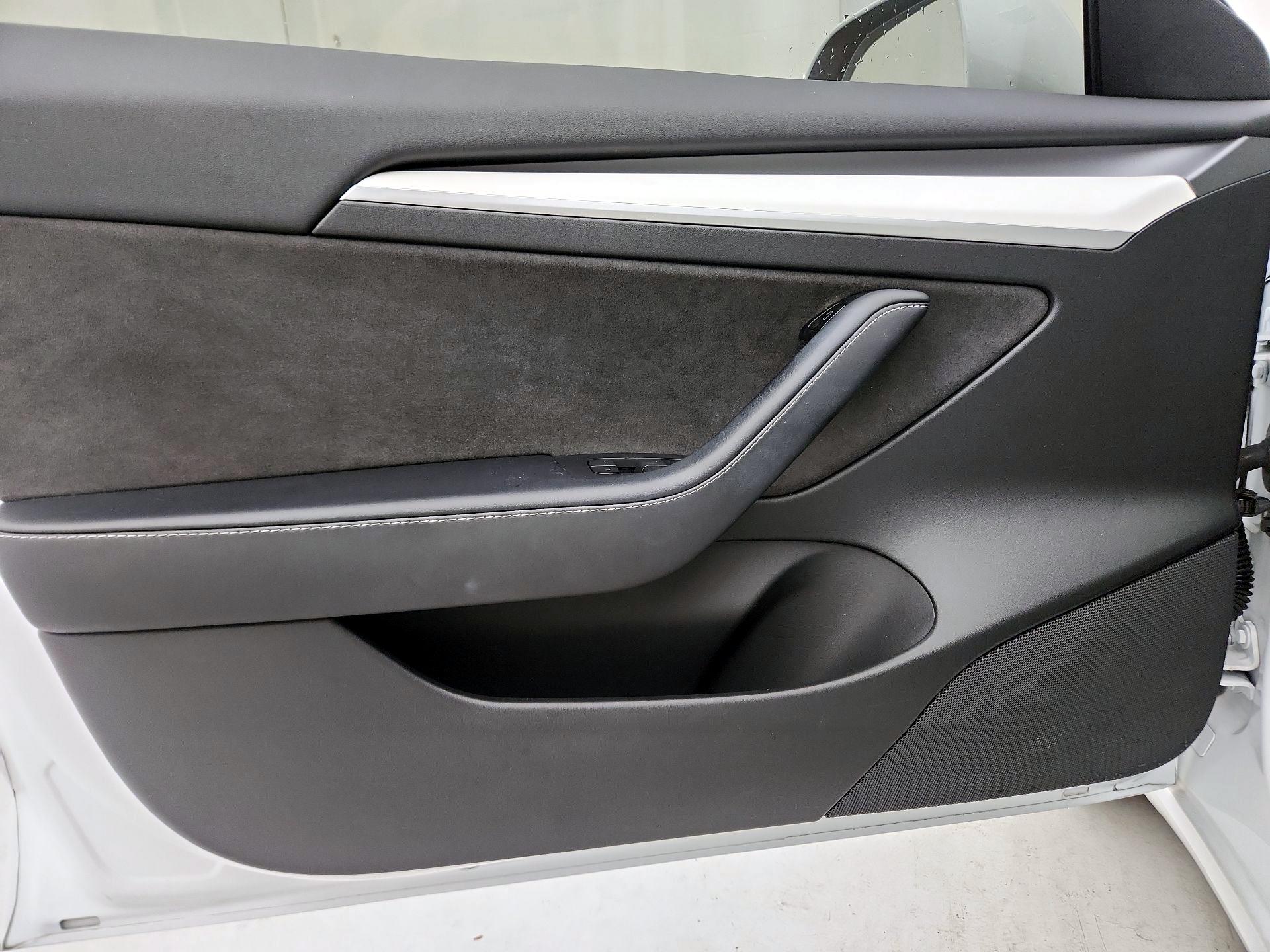 Thumbnail: 2023 Tesla Model 3 - 12